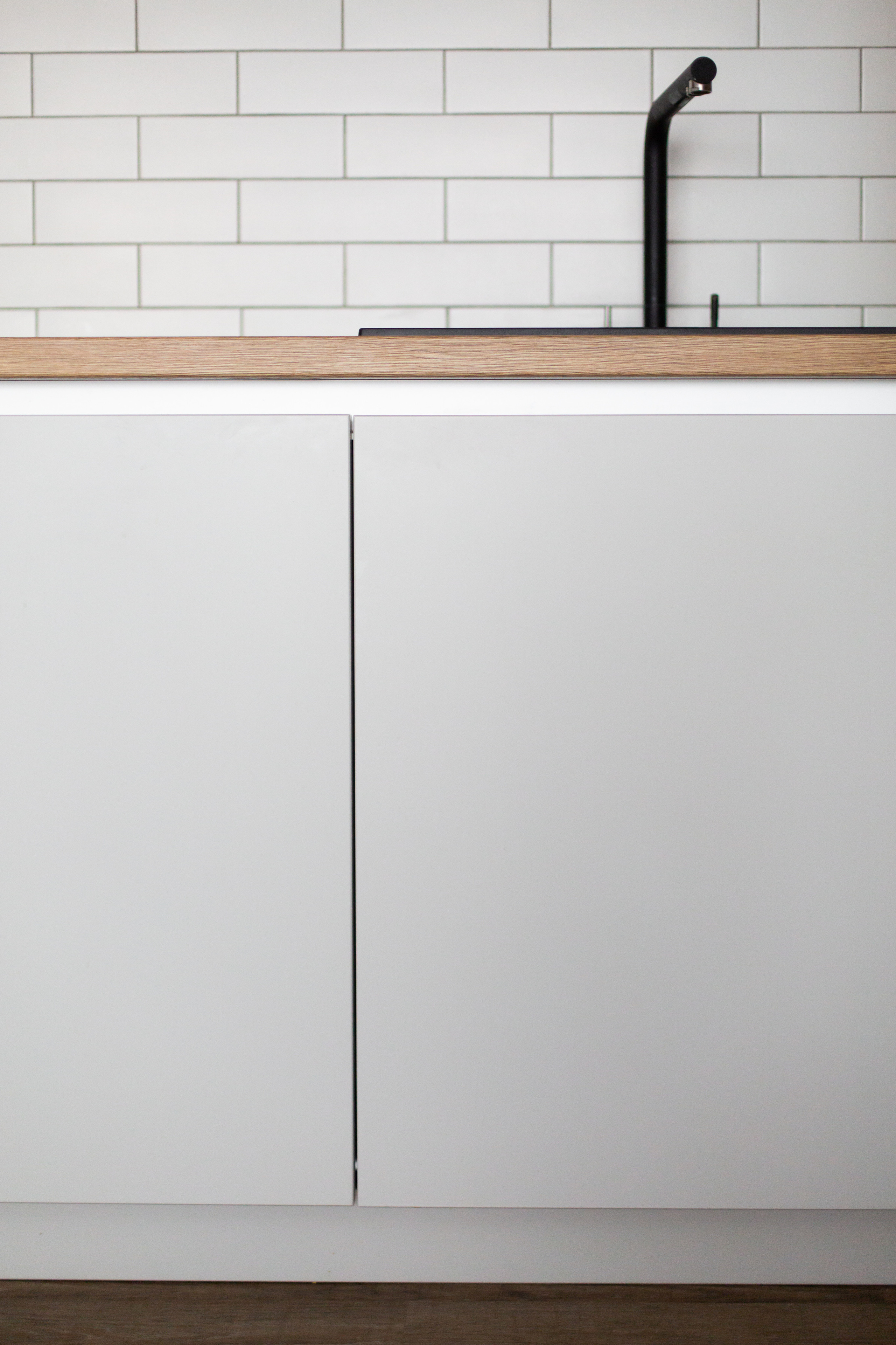 Кухня на заказ в Томске Комсомольский 48 | Мебель Кухни Шкафы заказать. ГУДРУМ — Мебель на заказ в Томске | Кухни | Шкафы | Стулья и Столы