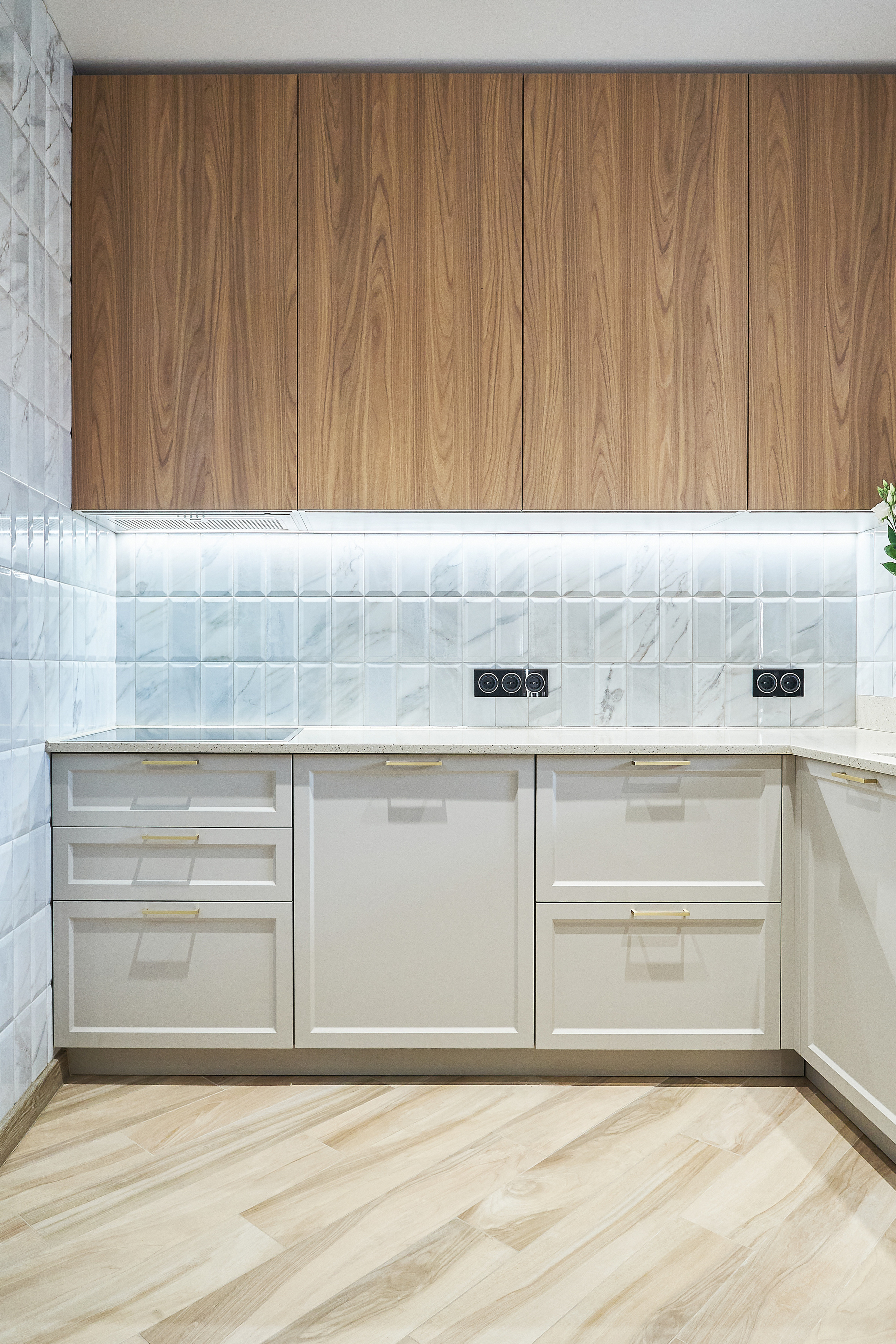 Кухня на заказ на ул.Красноармейская Томск по индивидуальному размеру. ГУДРУМ — Мебель на заказ в Томске | Кухни | Шкафы | Стулья и Столы