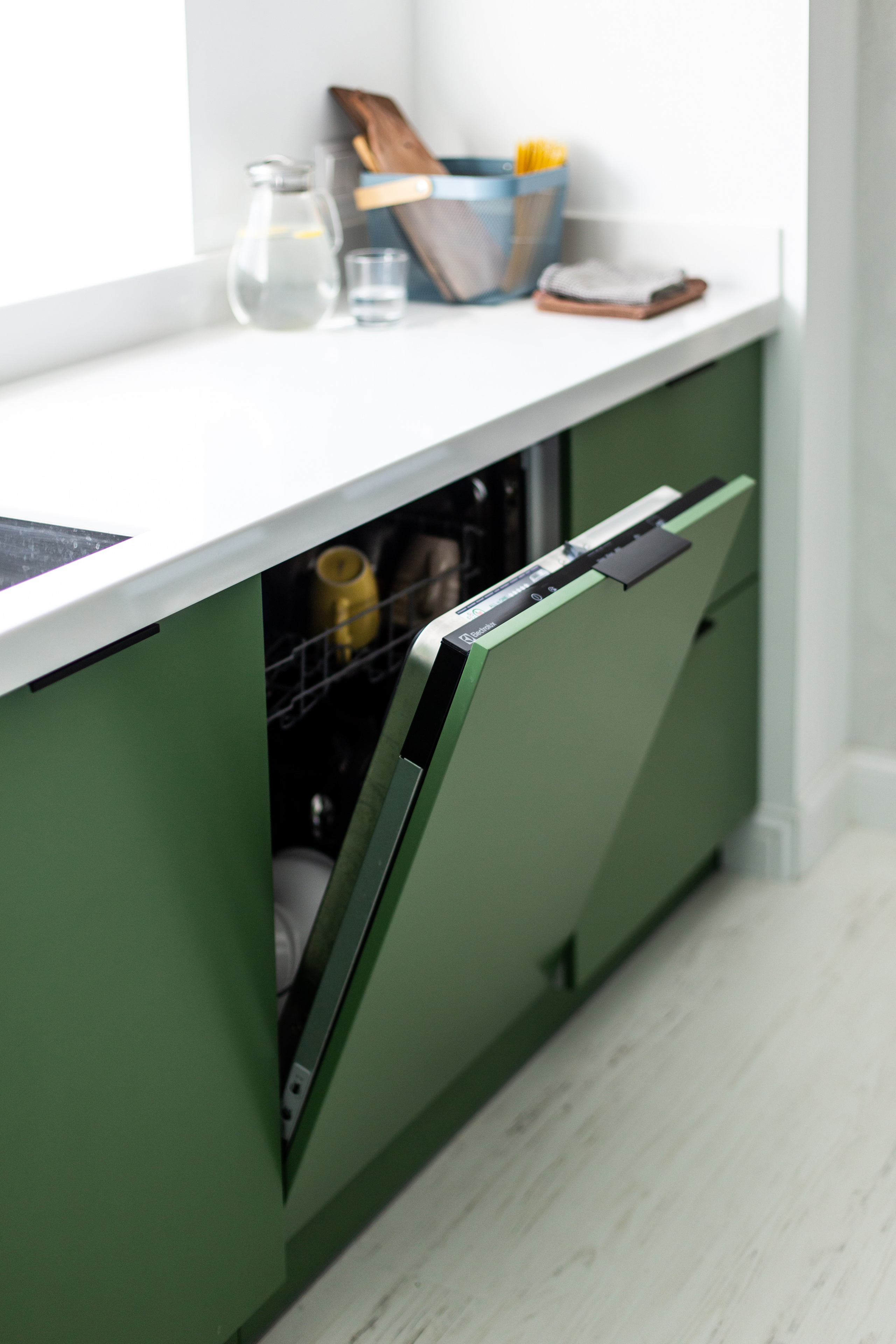 Кухня на заказ в Томске Холмы Village | Мебель Кухни Шкафы заказать. ГУДРУМ — Мебель на заказ в Томске | Кухни | Шкафы | Стулья и Столы