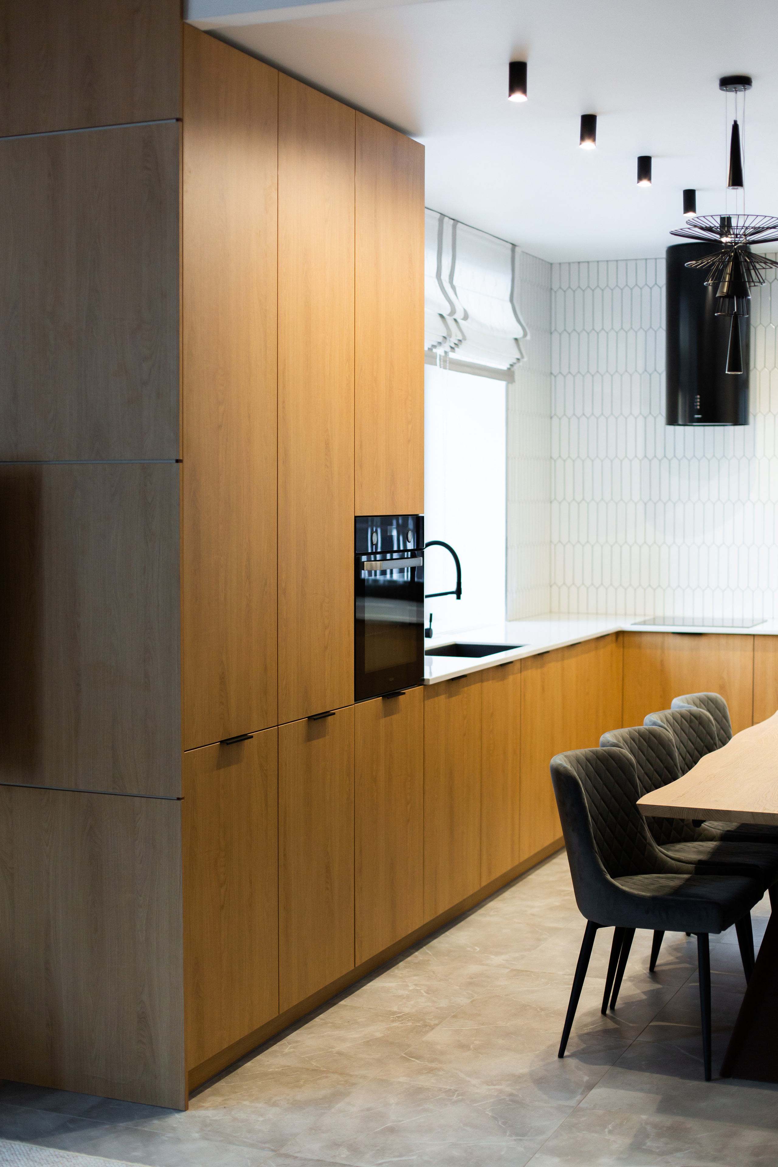 Кухня на заказ в Томске д. Некрасово | Мебель Кухни Шкафы заказать. ГУДРУМ — Мебель на заказ в Томске | Кухни | Шкафы | Стулья и Столы