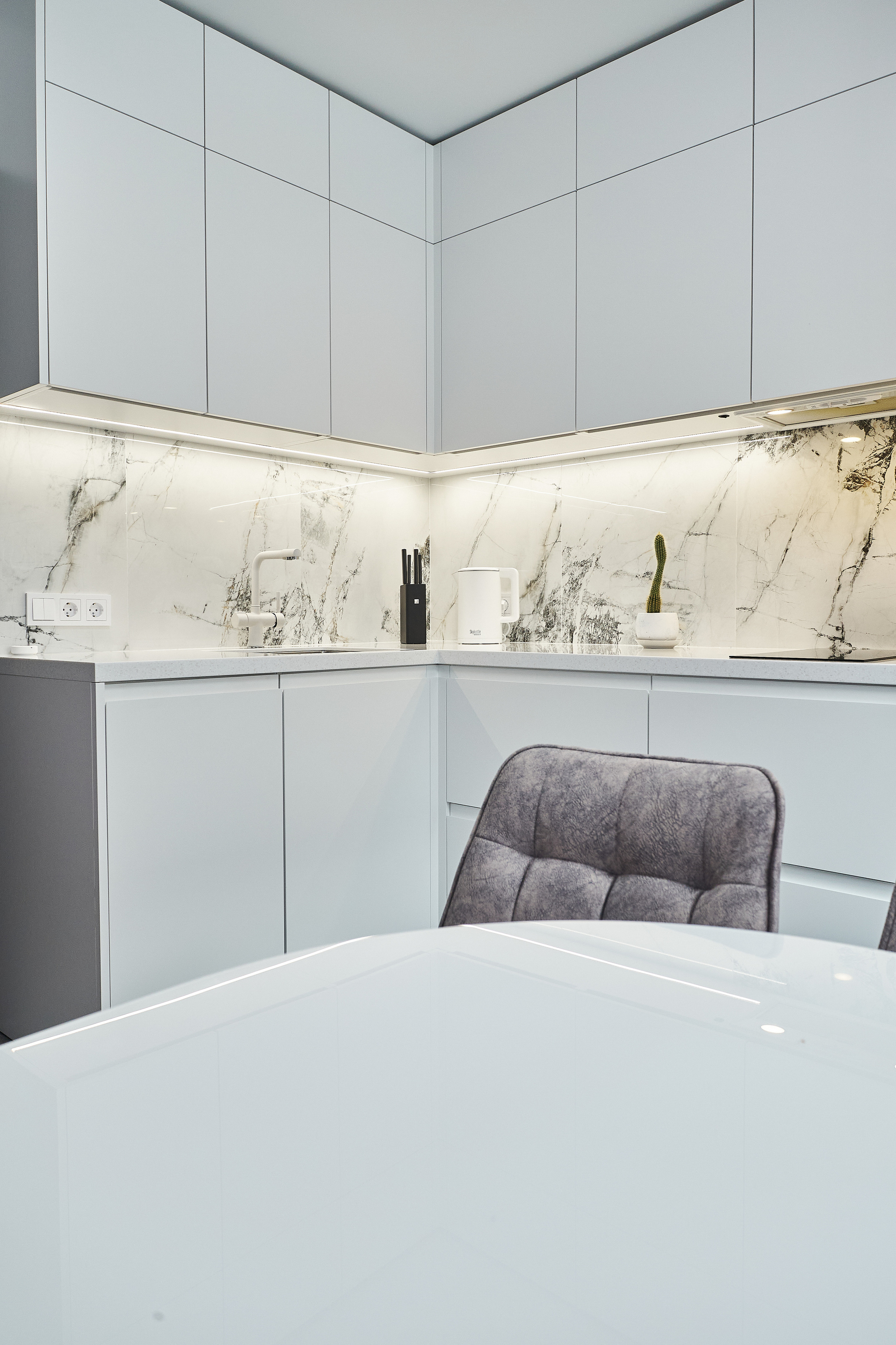 Кухня на заказ в Томске на ул.Лебедева Томск| Мебель Кухни Шкафы. ГУДРУМ — Мебель на заказ в Томске | Кухни | Шкафы | Стулья и Столы