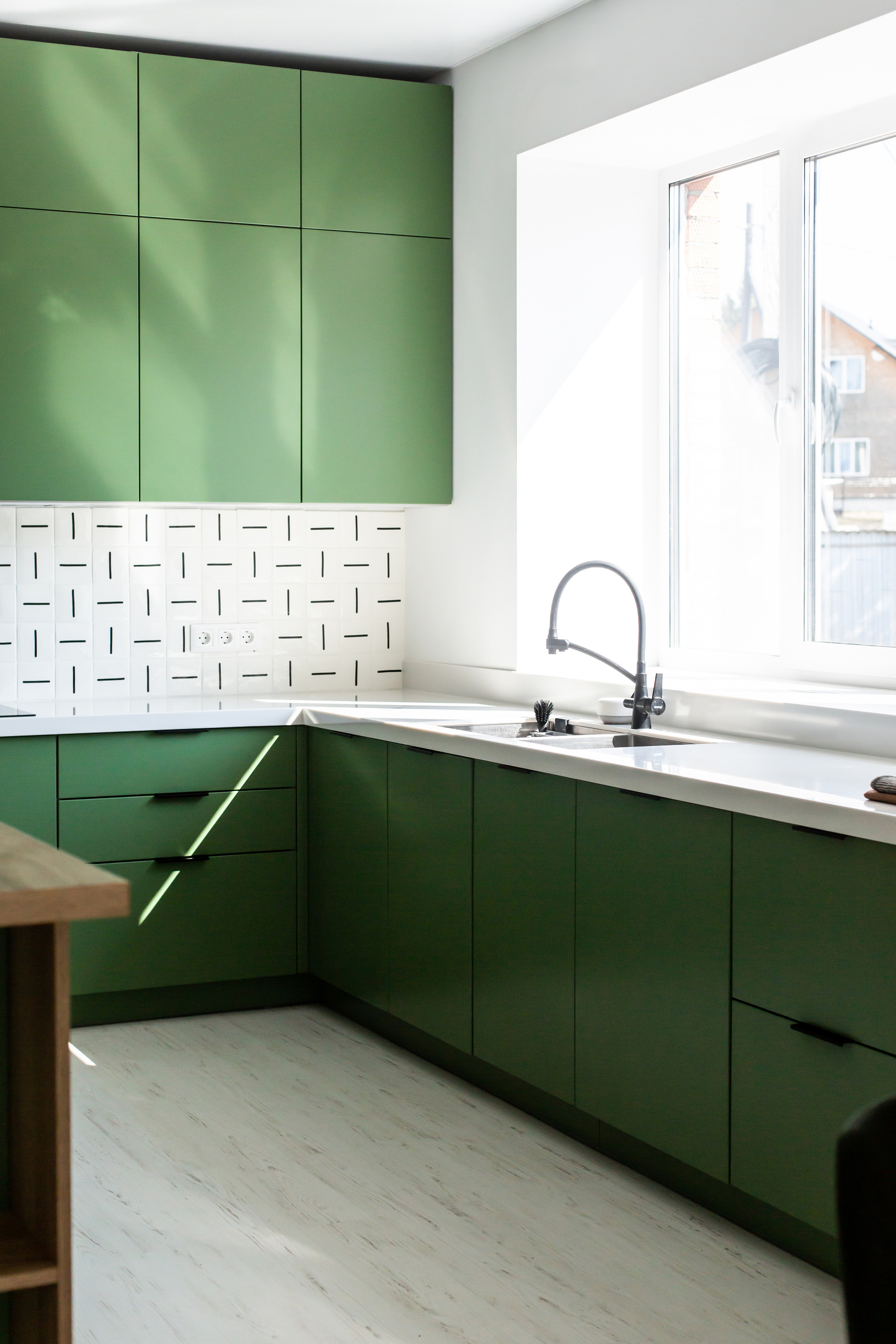 Кухня на заказ в Томске Холмы Village | Мебель Кухни Шкафы заказать. ГУДРУМ — Мебель на заказ в Томске | Кухни | Шкафы | Стулья и Столы