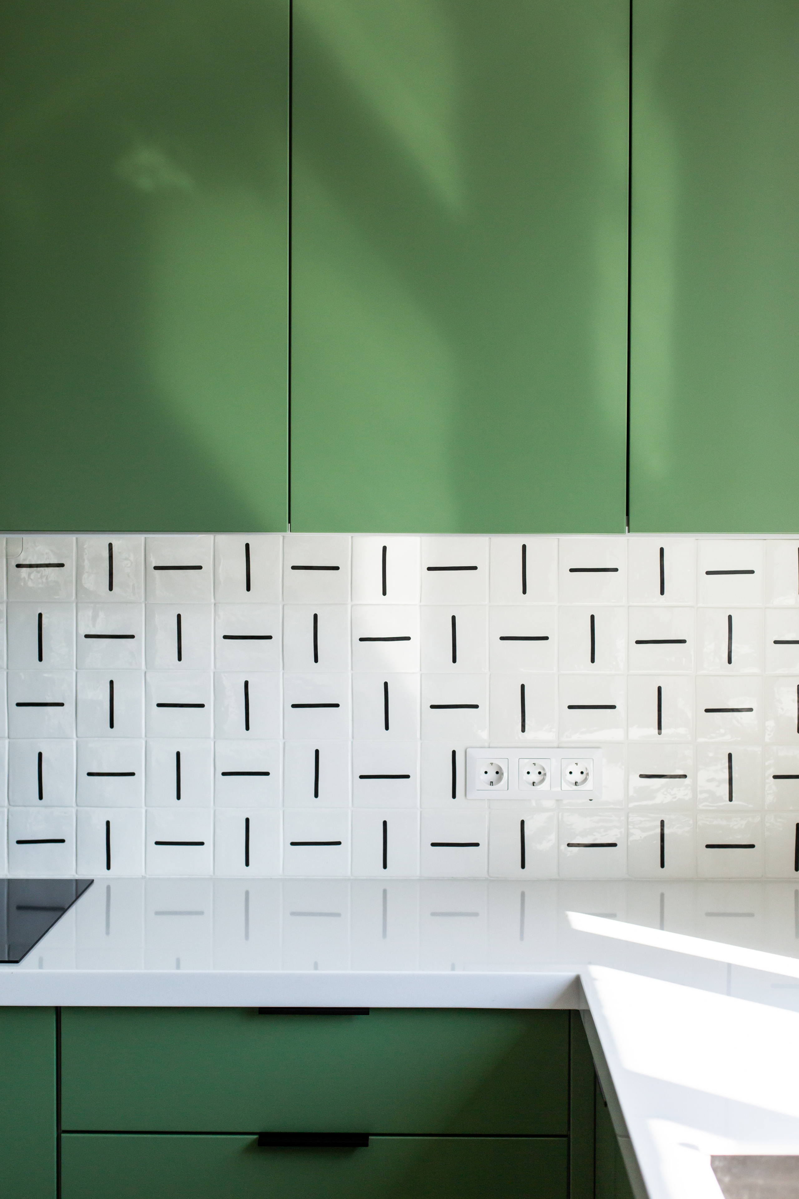 Кухня на заказ в Томске Холмы Village | Мебель Кухни Шкафы заказать. ГУДРУМ — Мебель на заказ в Томске | Кухни | Шкафы | Стулья и Столы