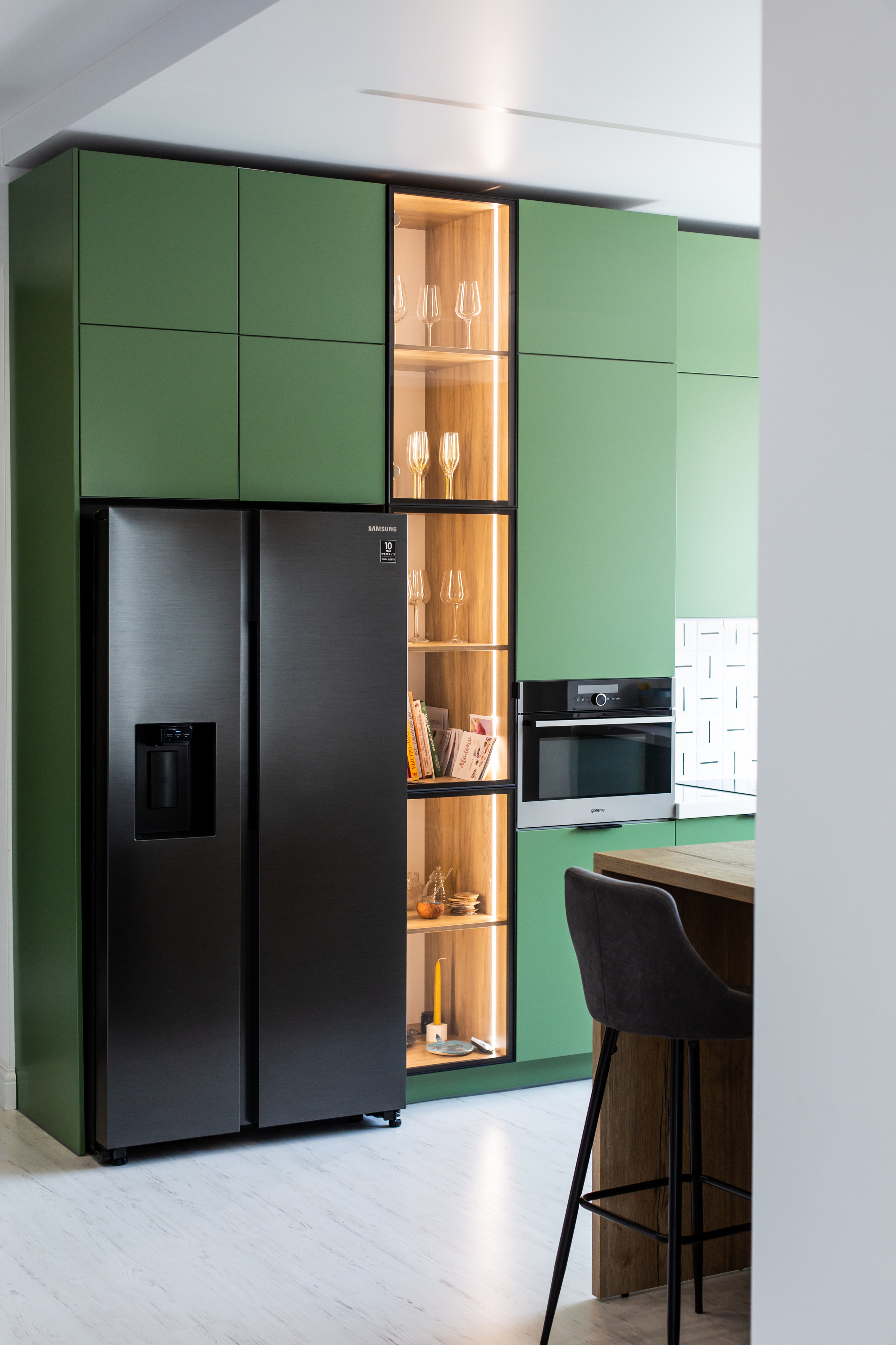 Кухня на заказ в Томске Холмы Village | Мебель Кухни Шкафы заказать. ГУДРУМ — Мебель на заказ в Томске | Кухни | Шкафы | Стулья и Столы