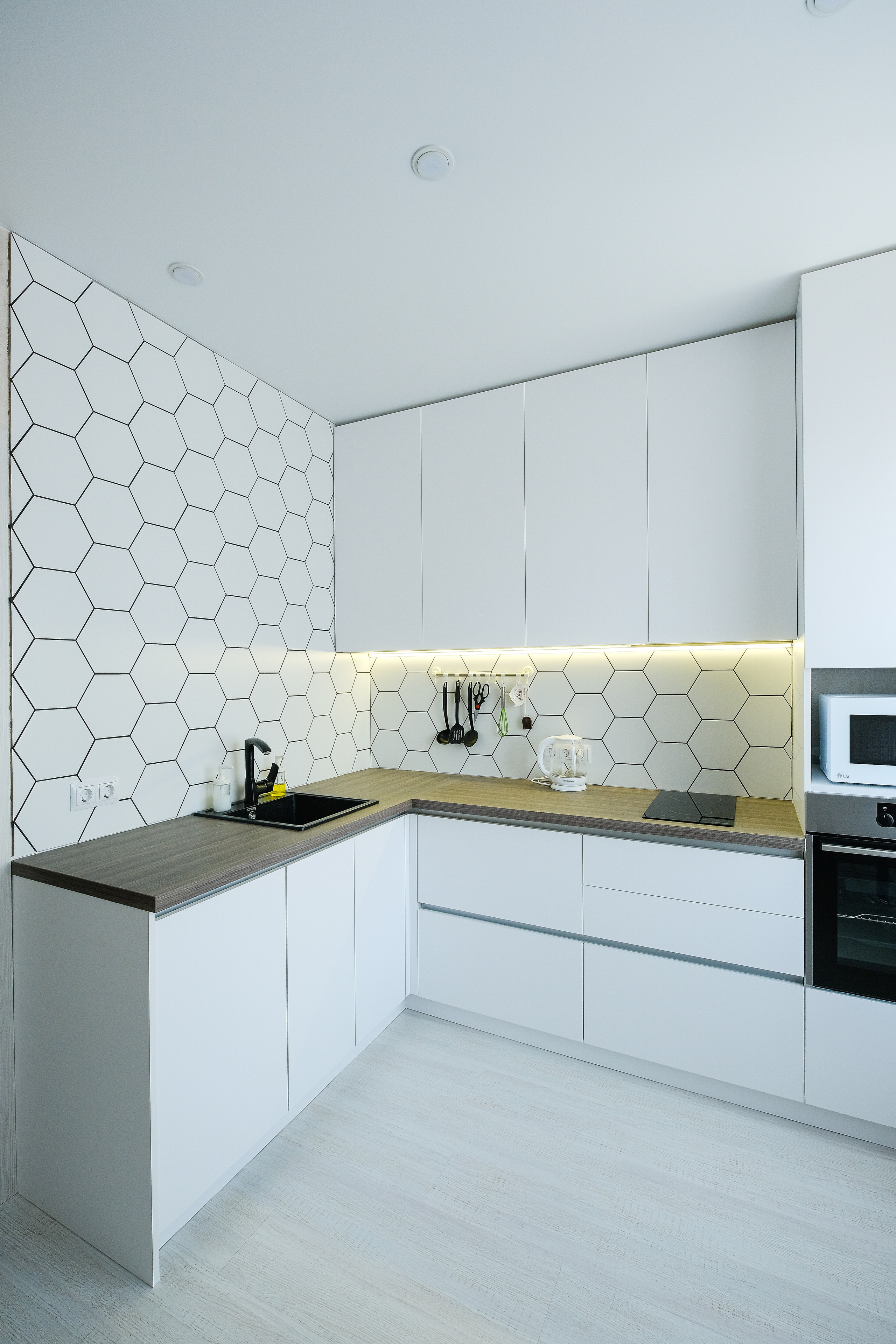 Кухня на заказ в Томске ЖК Северный Парк| Мебель Кухни Шкафы заказать. ГУДРУМ — Мебель на заказ в Томске | Кухни | Шкафы | Стулья и Столы