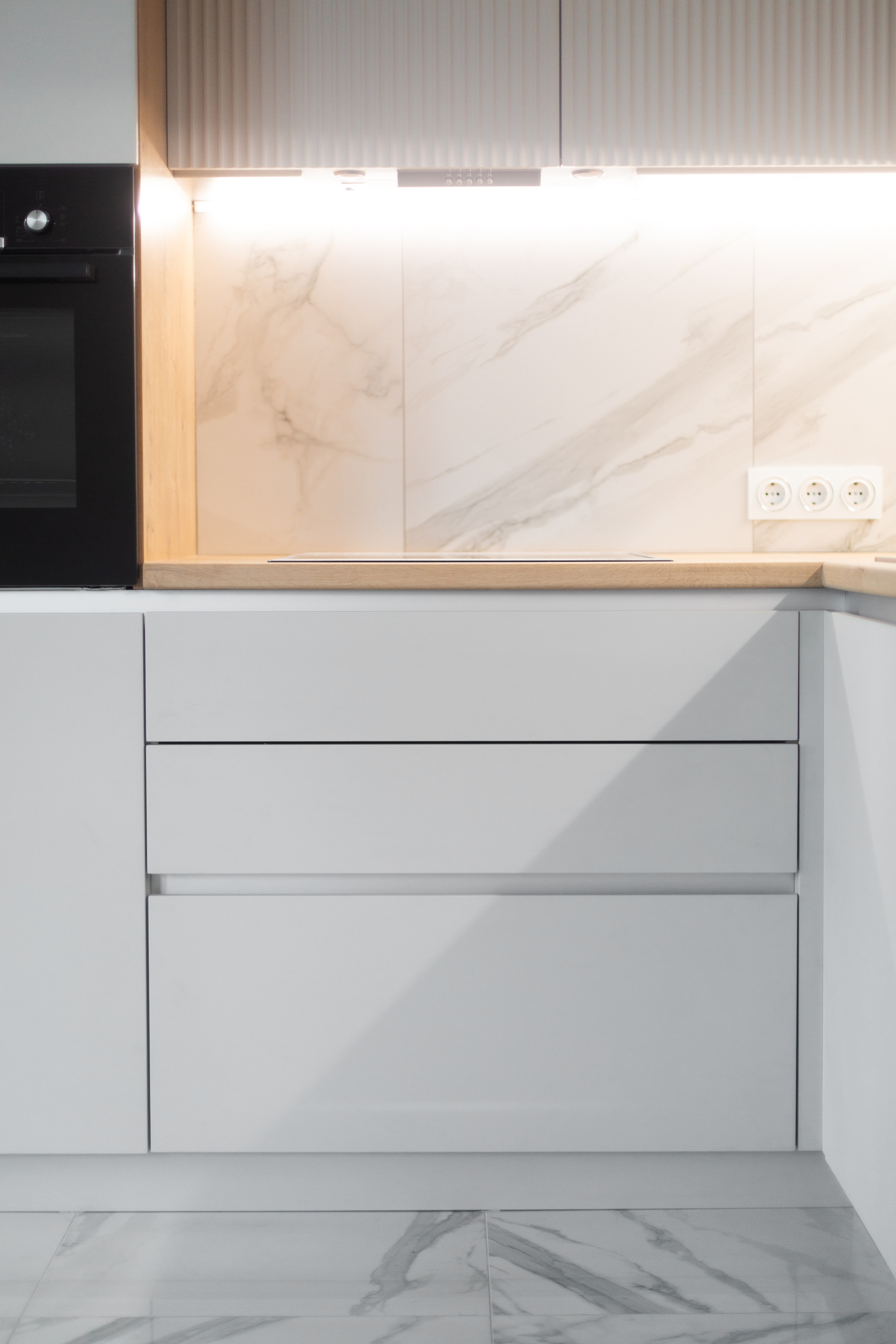 Кухня на заказ в Томске пер. Нечевский | Мебель Кухни Шкафы заказать. ГУДРУМ — Мебель на заказ в Томске | Кухни | Шкафы | Стулья и Столы