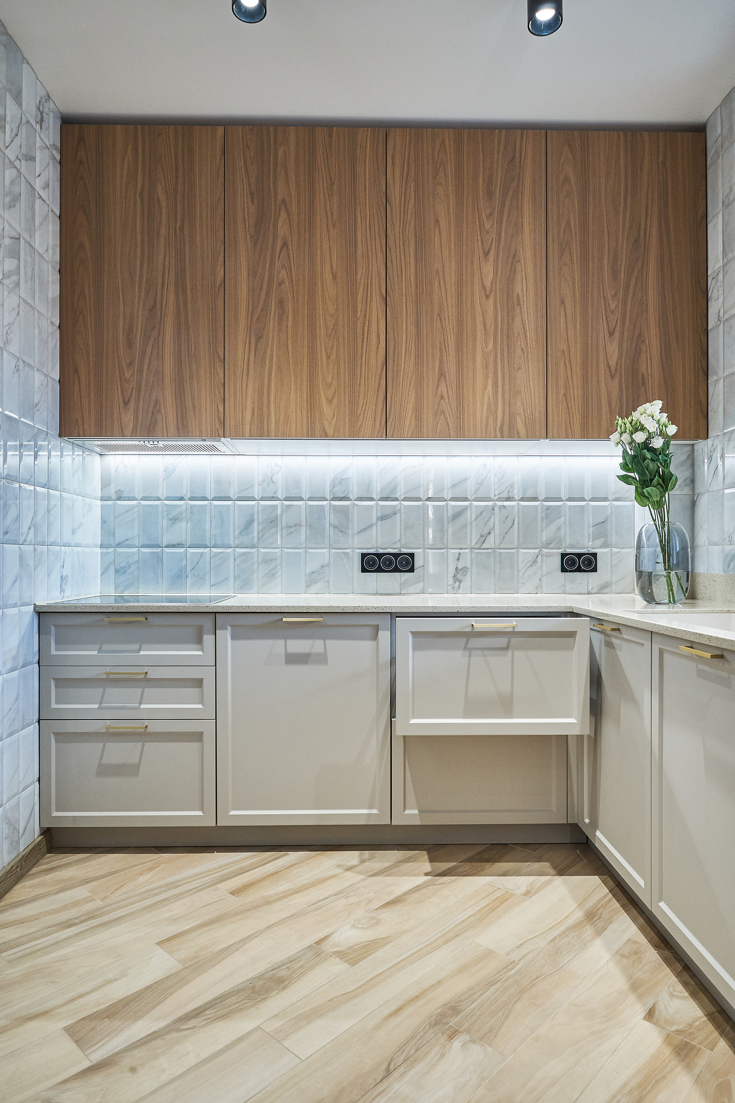 Кухня на заказ на ул.Красноармейская Томск по индивидуальному размеру. ГУДРУМ — Мебель на заказ в Томске | Кухни | Шкафы | Стулья и Столы