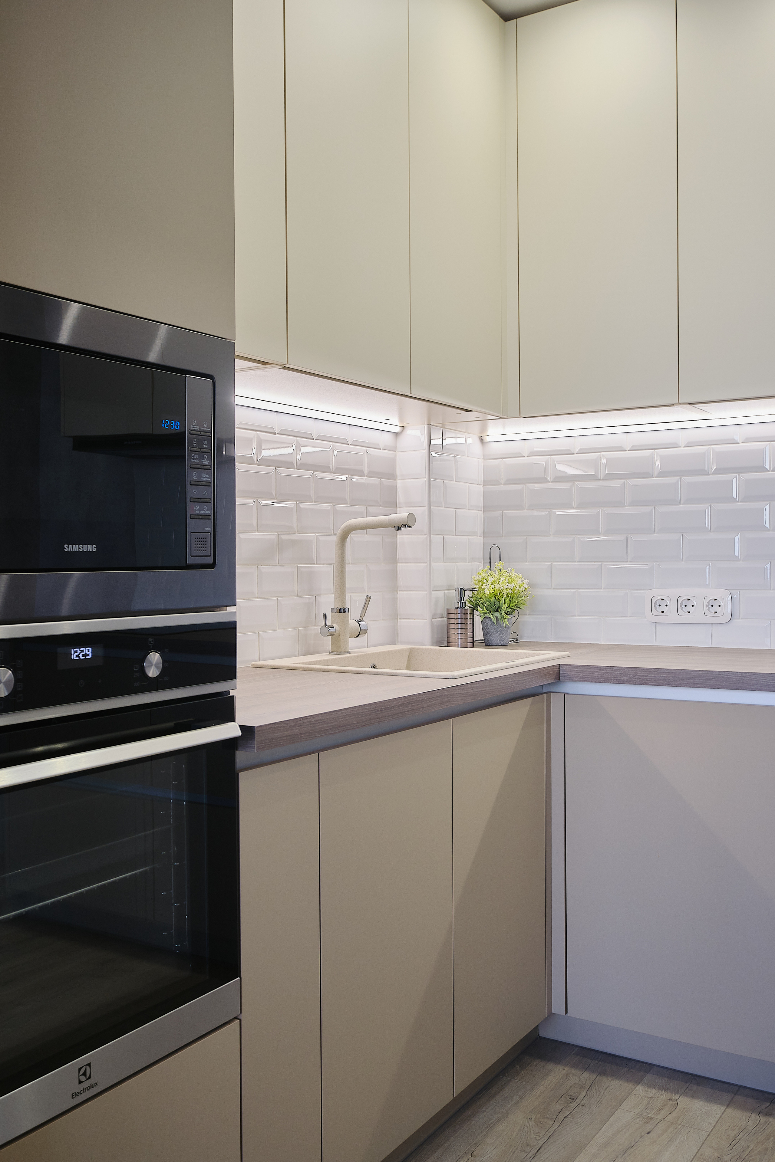 Кухня на заказ в Томске на ул.Береговая Томск| Мебель Кухни Шкафы. ГУДРУМ — Мебель на заказ в Томске | Кухни | Шкафы | Стулья и Столы