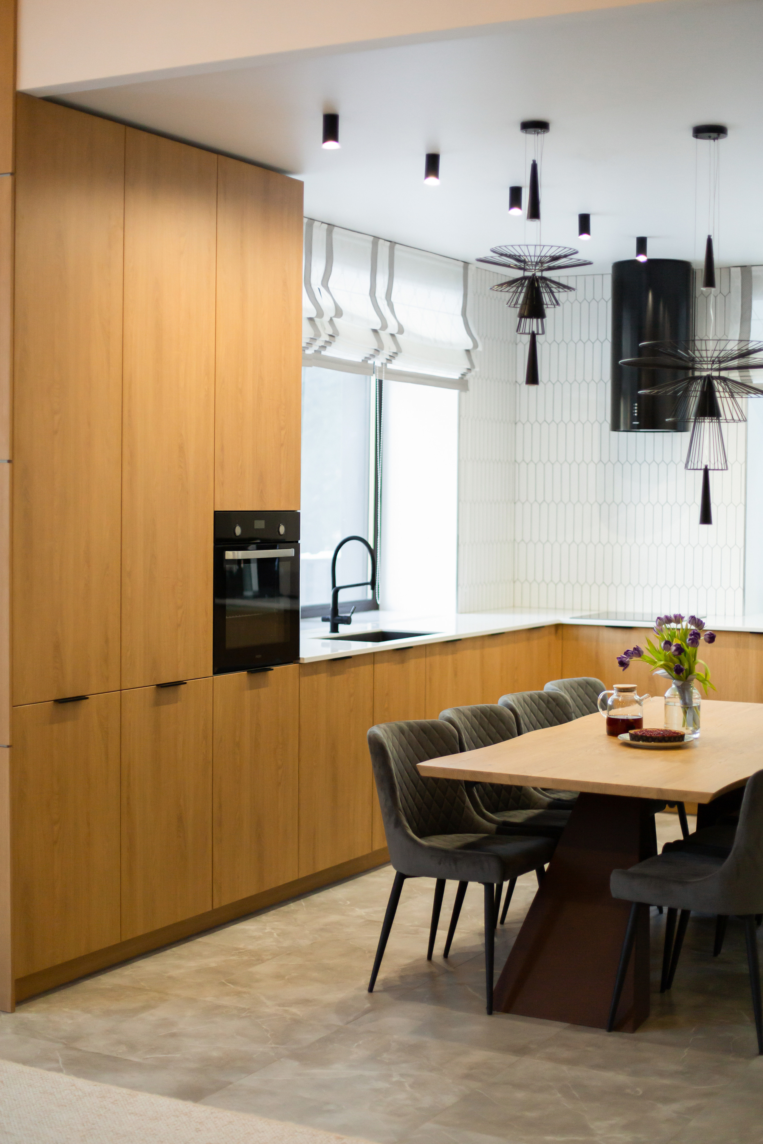 Кухня на заказ в Томске д. Некрасово | Мебель Кухни Шкафы заказать. ГУДРУМ — Мебель на заказ в Томске | Кухни | Шкафы | Стулья и Столы