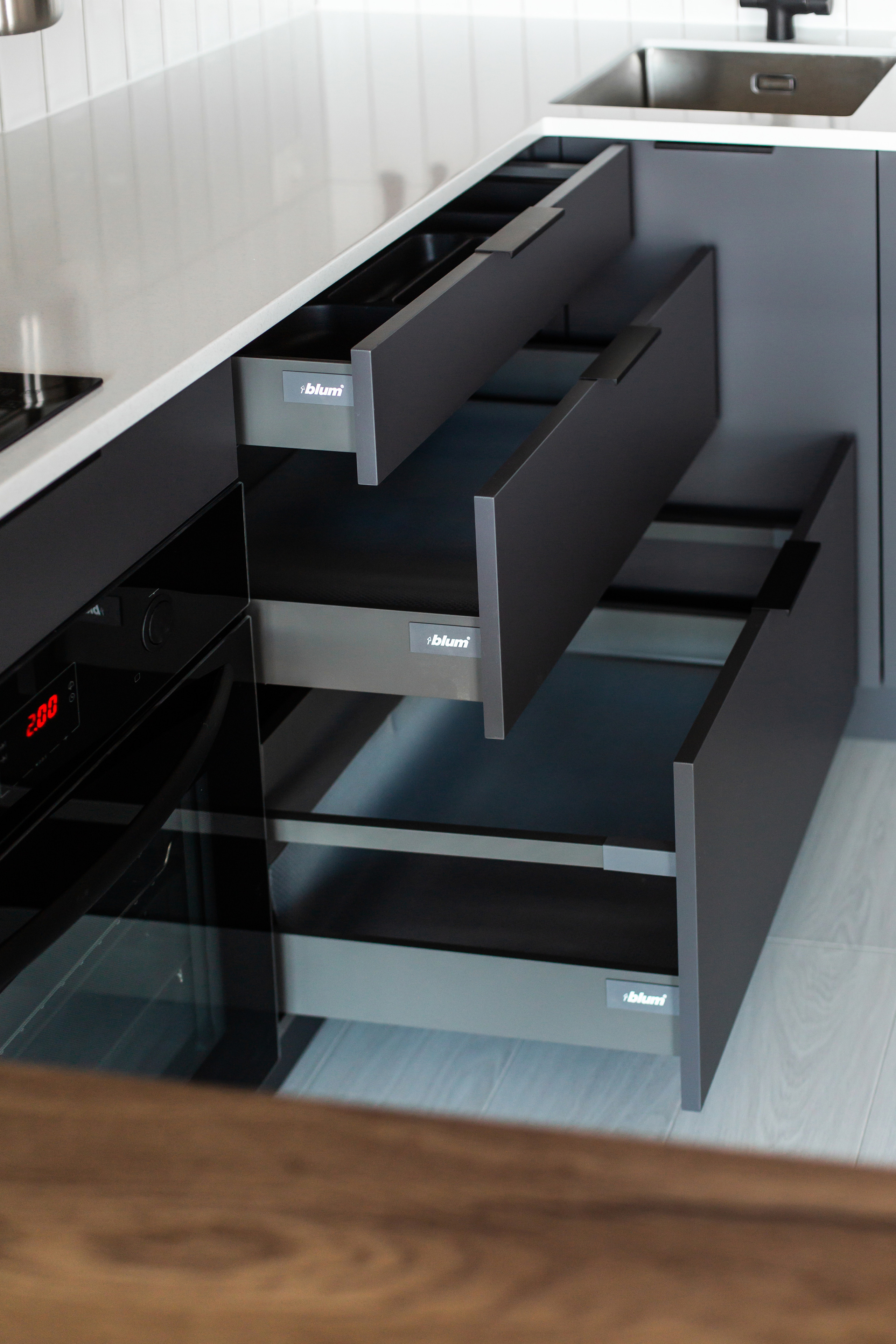 Кухня на заказ в Томске ЖК Алые Паруса| Мебель Кухни Шкафы заказать. ГУДРУМ — Мебель на заказ в Томске | Кухни | Шкафы | Стулья и Столы