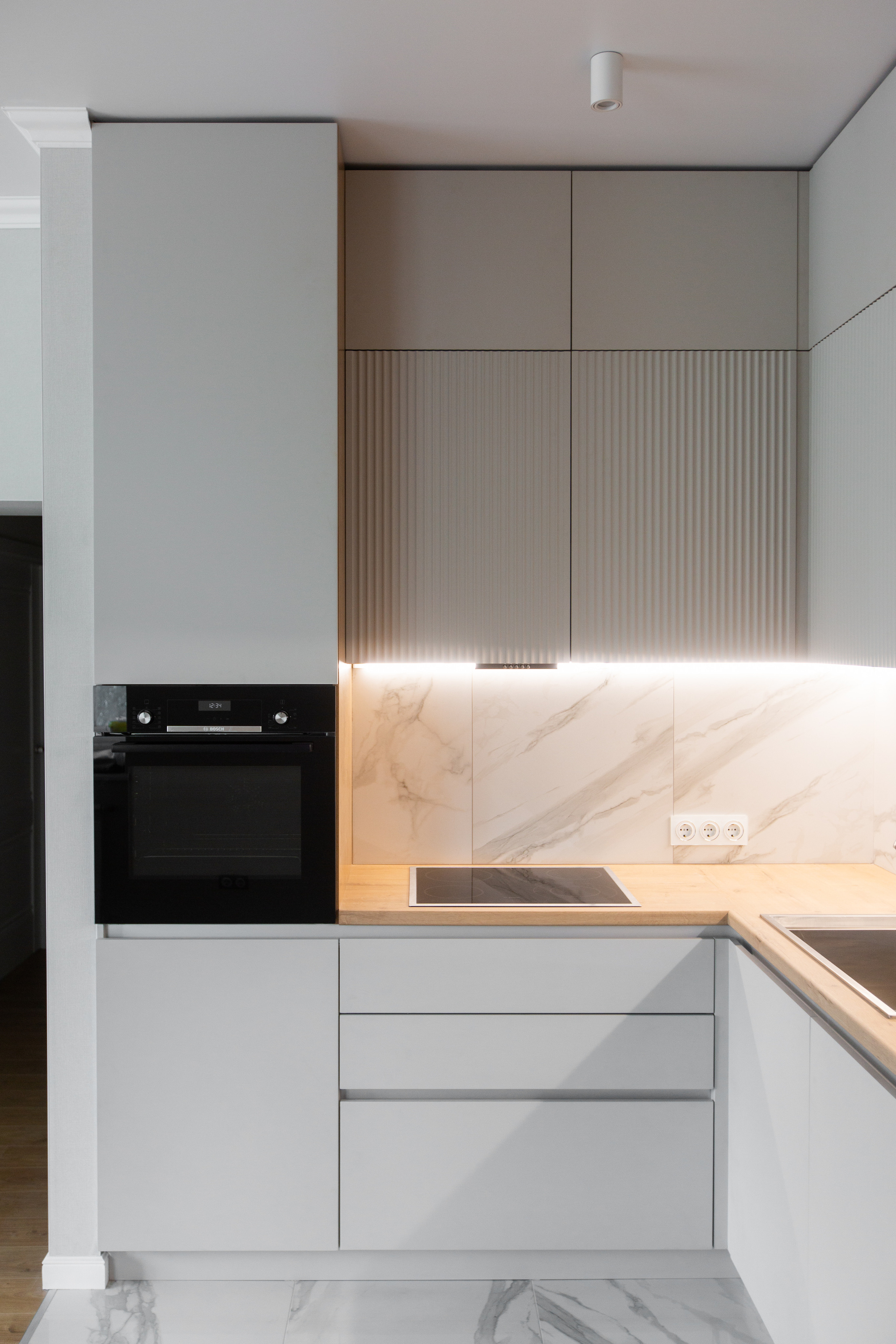 Кухня на заказ в Томске пер. Нечевский | Мебель Кухни Шкафы заказать. ГУДРУМ — Мебель на заказ в Томске | Кухни | Шкафы | Стулья и Столы