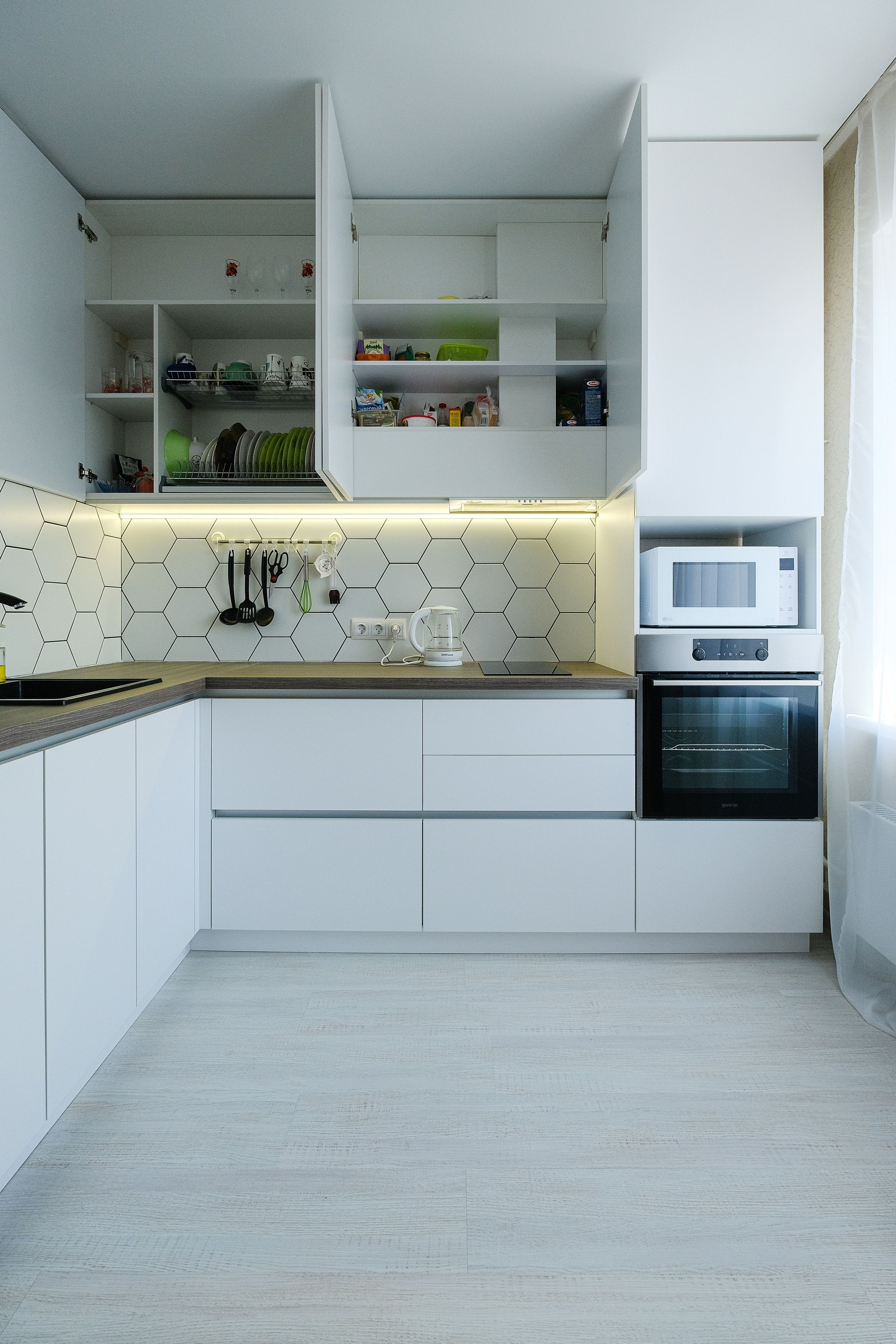 Кухня на заказ в Томске ЖК Северный Парк| Мебель Кухни Шкафы заказать. ГУДРУМ — Мебель на заказ в Томске | Кухни | Шкафы | Стулья и Столы