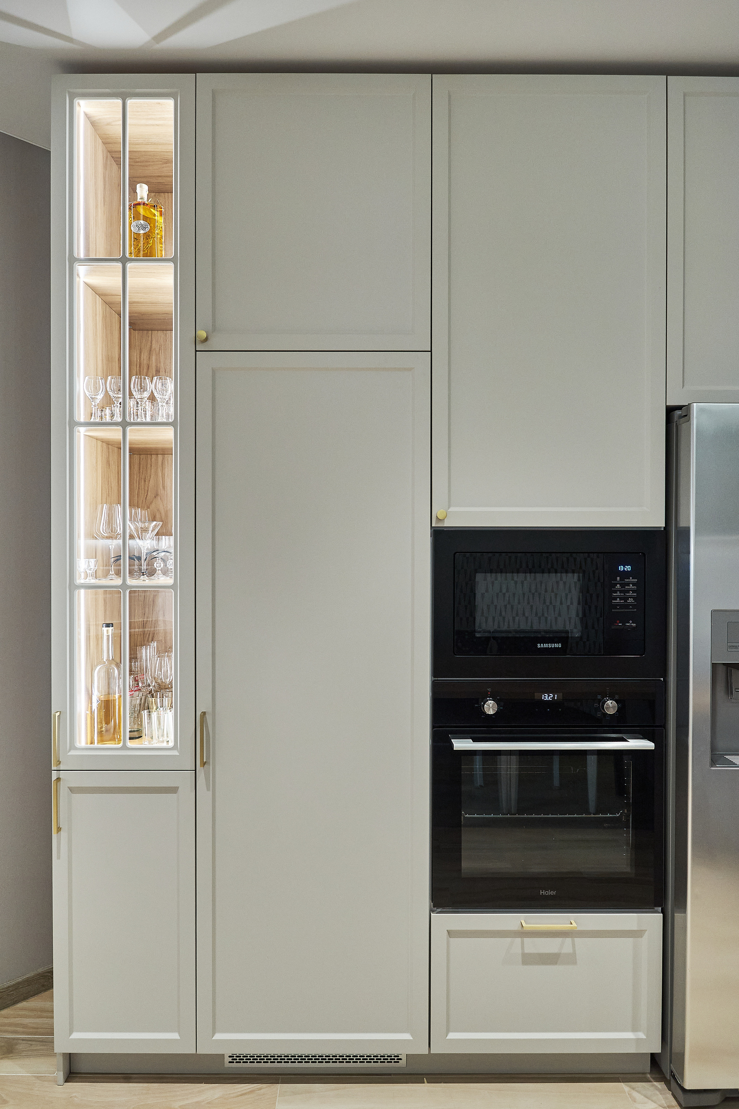 Кухня на заказ на ул.Красноармейская Томск по индивидуальному размеру. ГУДРУМ — Мебель на заказ в Томске | Кухни | Шкафы | Стулья и Столы