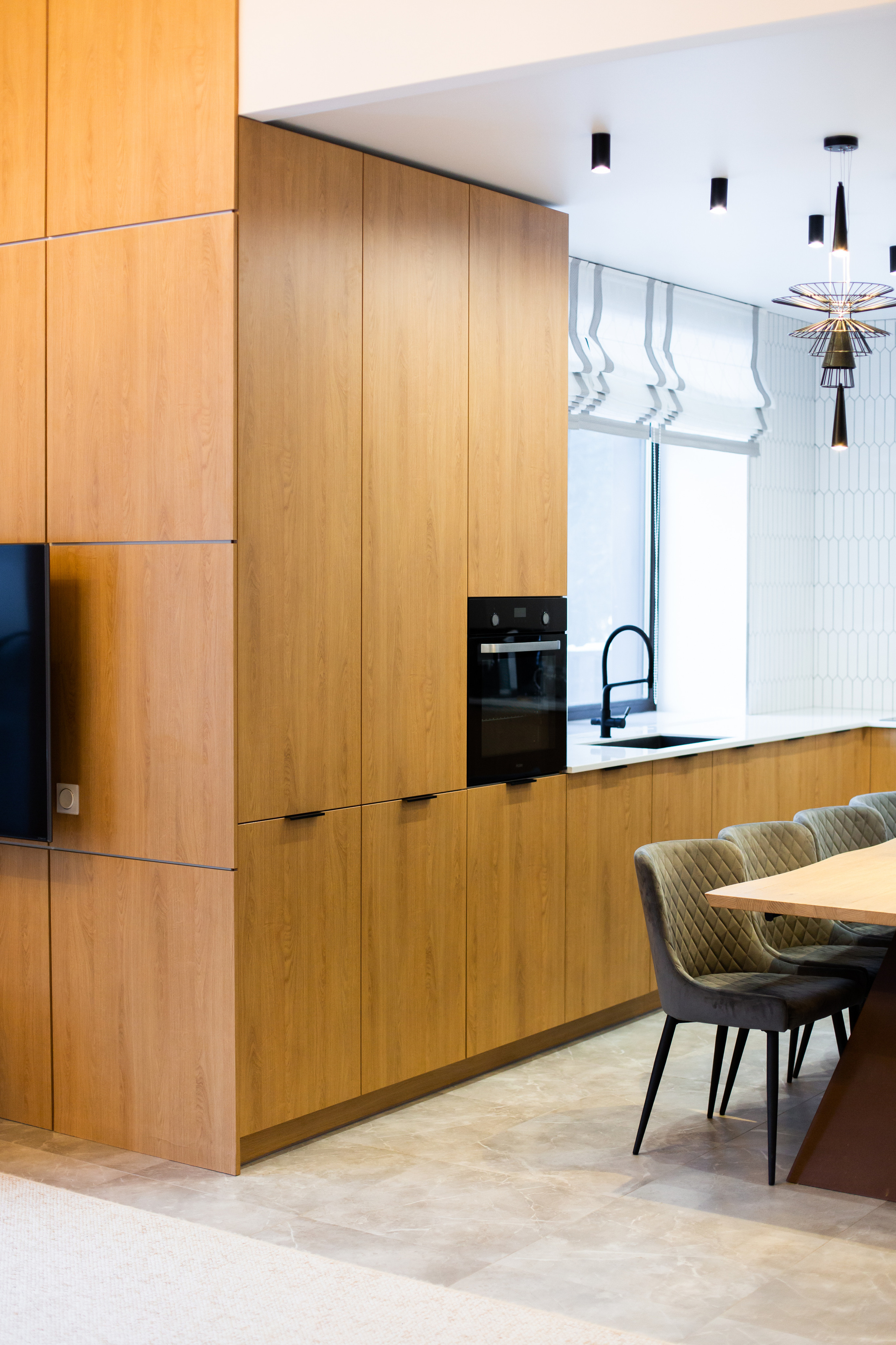 Кухня на заказ в Томске д. Некрасово | Мебель Кухни Шкафы заказать. ГУДРУМ — Мебель на заказ в Томске | Кухни | Шкафы | Стулья и Столы