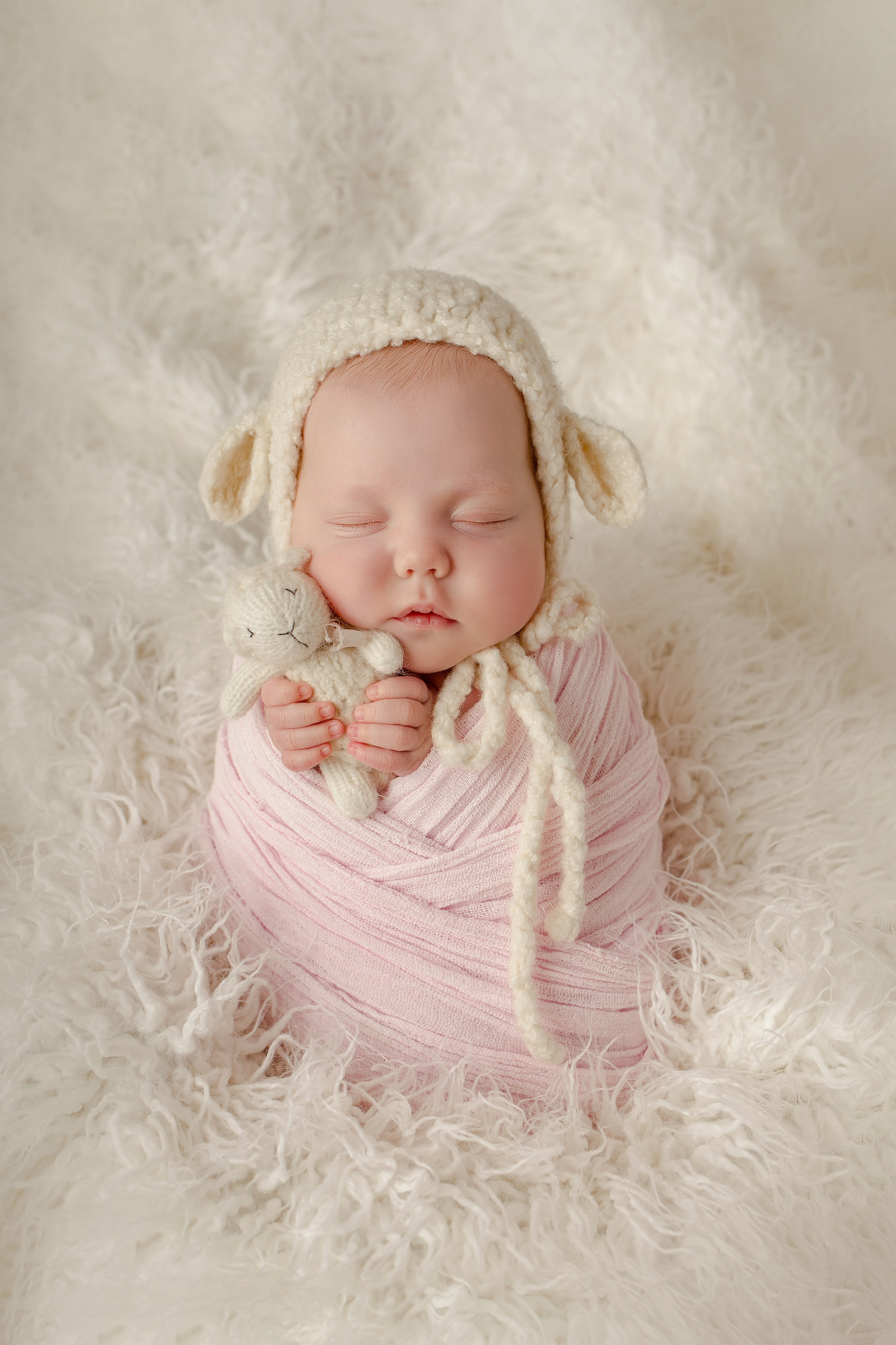 Ньюборн девочки. Фотограф новорожденных, семейный, детский фотограф в Москве и Московской области