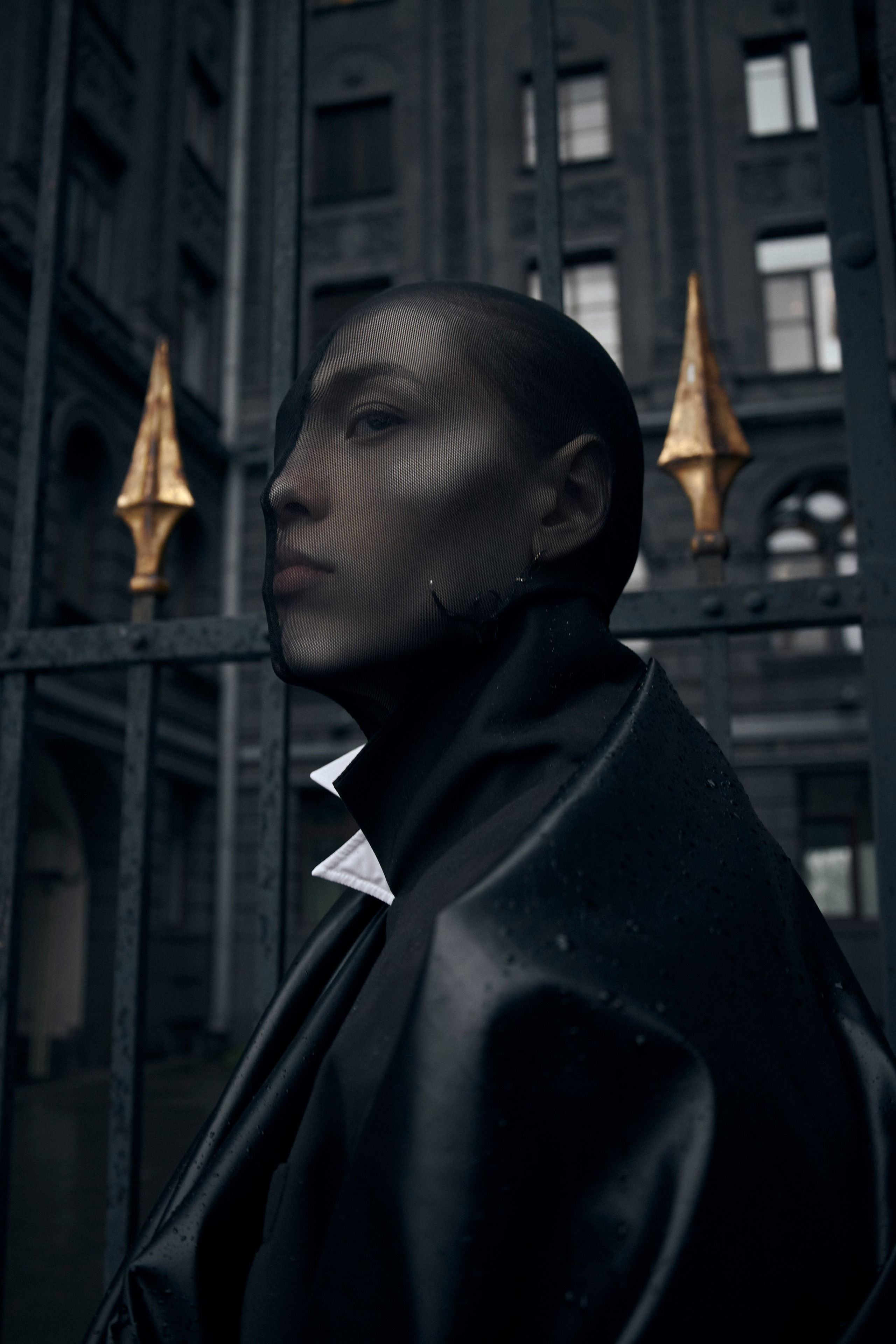 City ​​shadows. Jonyiti