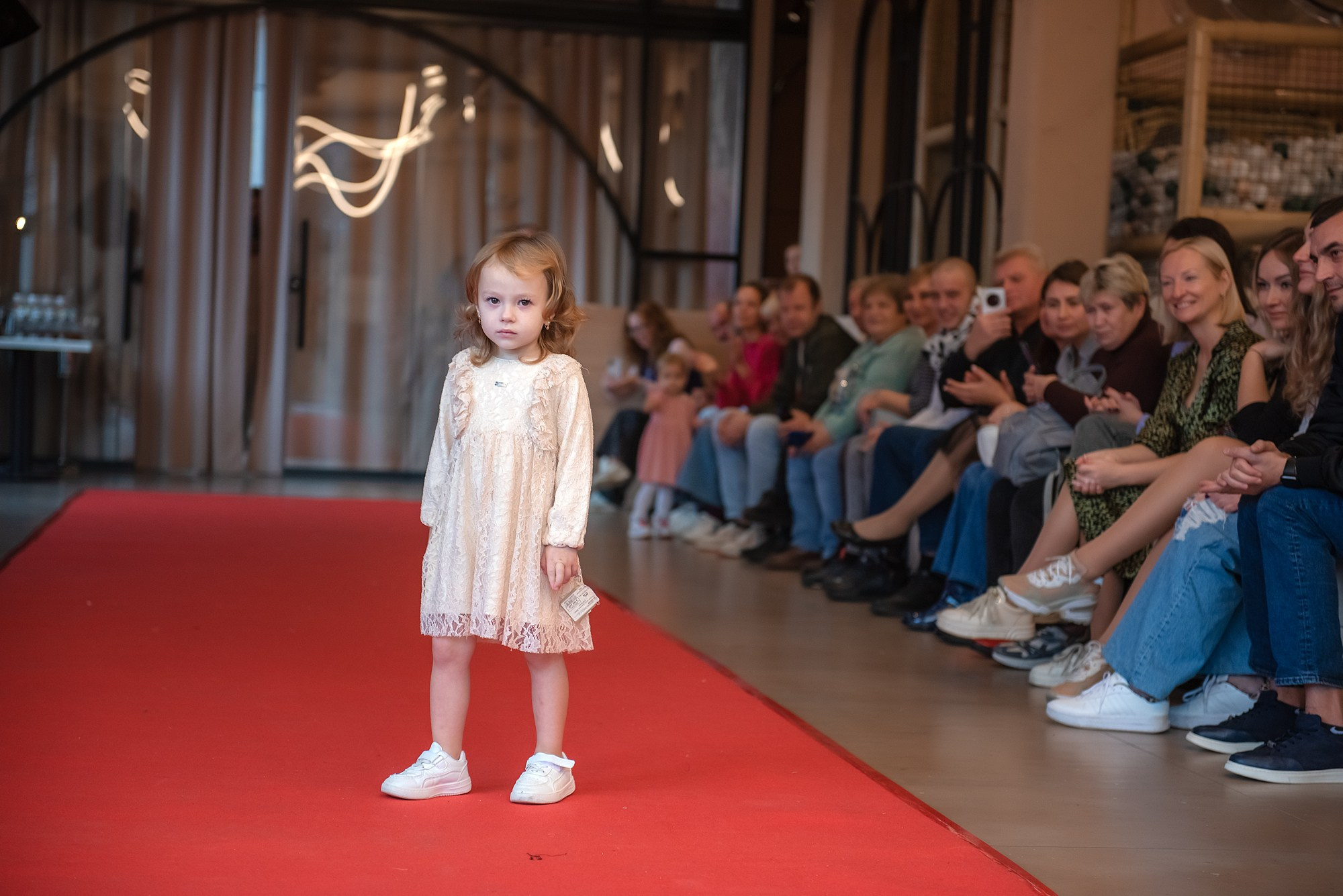 HAPPYkids дефиле в день мамы. Семейный и коммерческий фотограф в Сочи Александр Бодунов