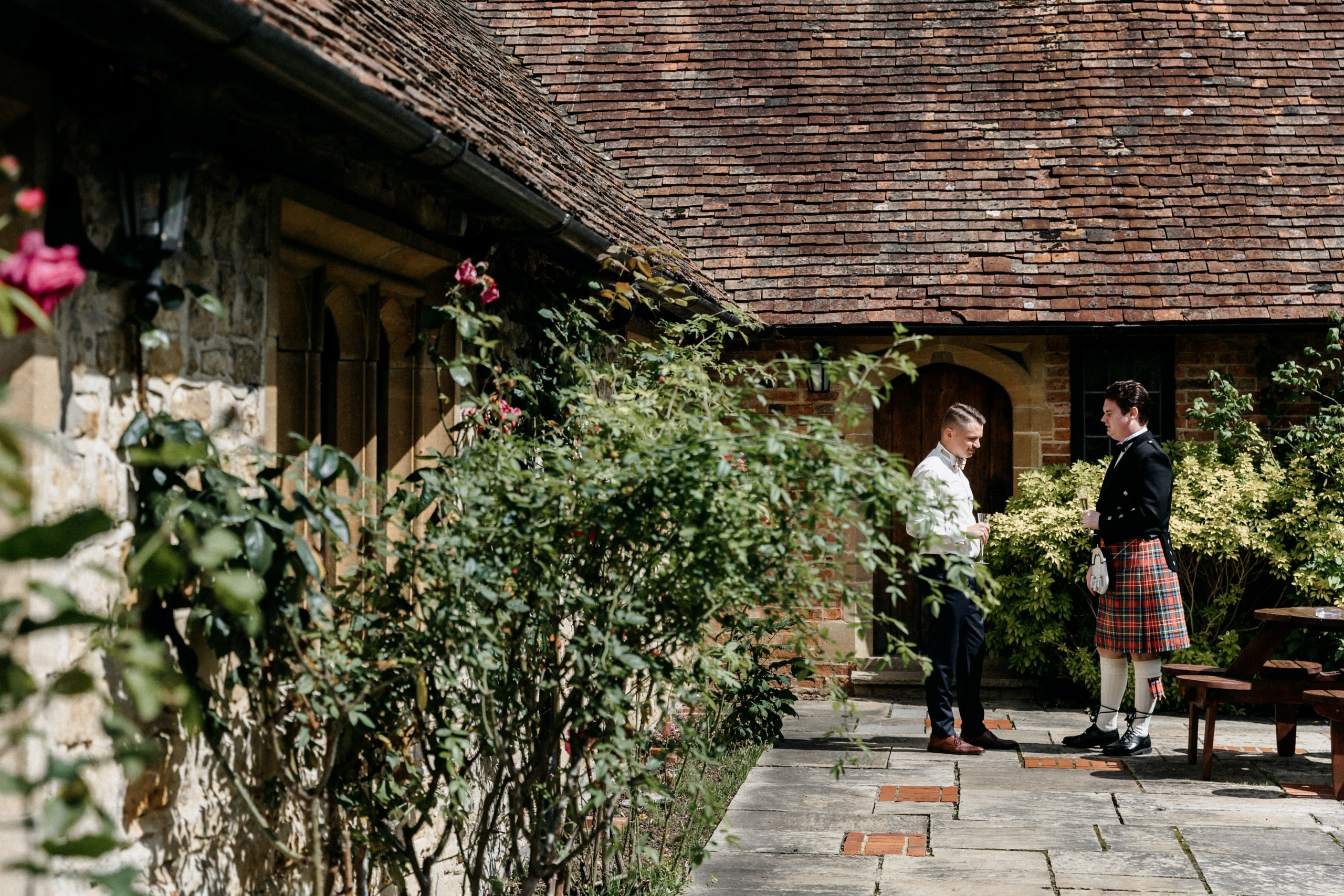 Ana & Tom Wedding at Notley Abbey. Moments Catchers — Wedding Photography & Video Duo in London
