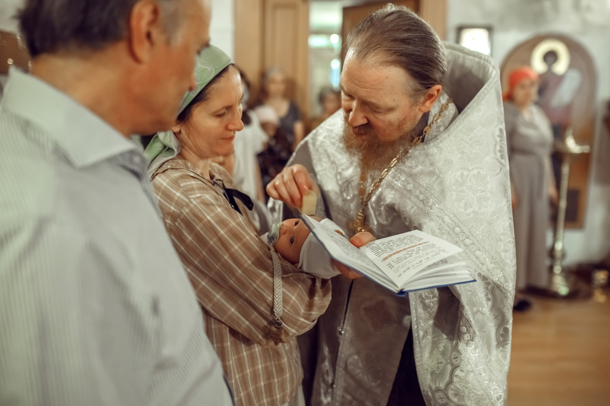 Крещение Александры. Фотограф на Крещение, семейный фотограф в Москве