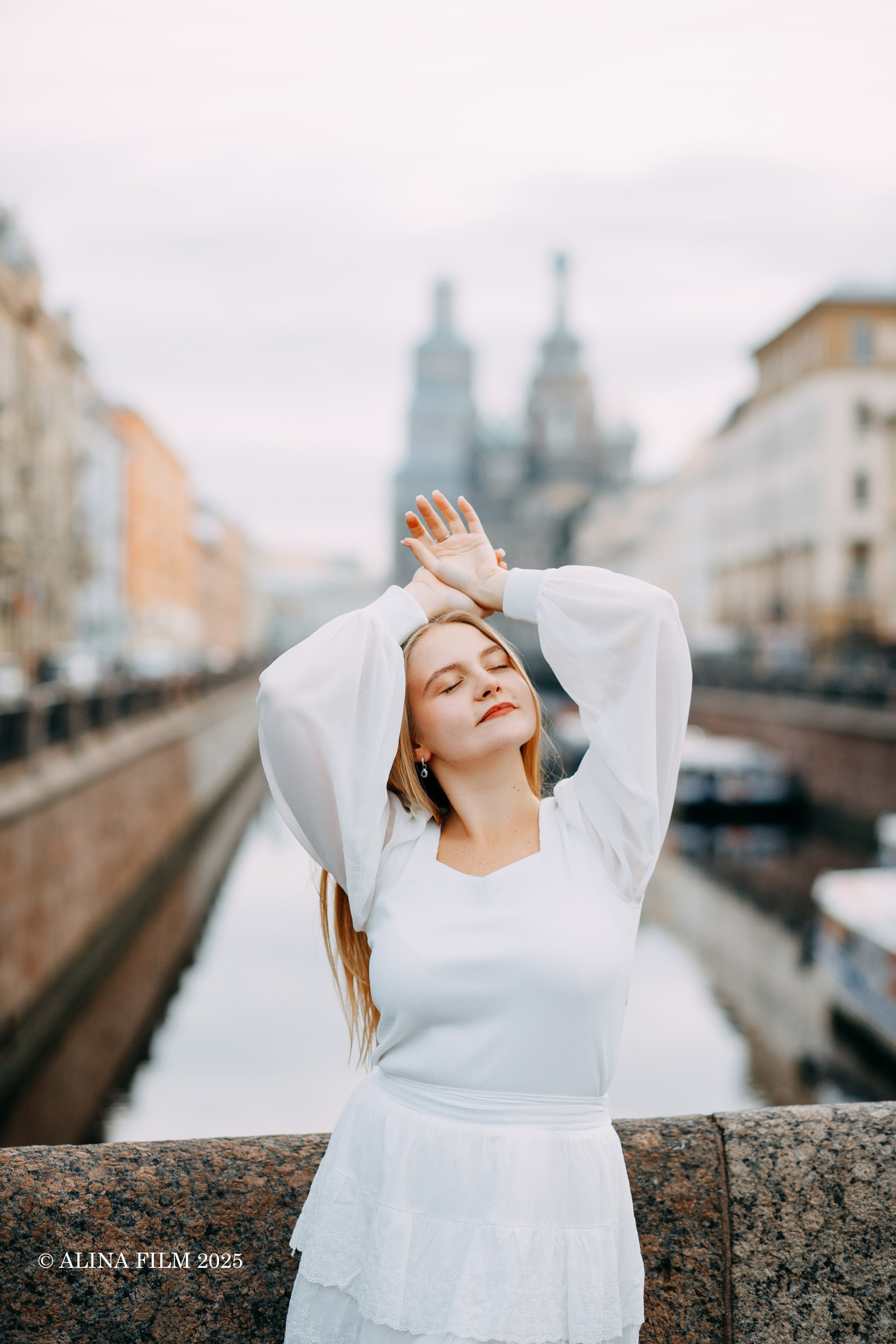 Фотосессия на рассвете у Казанского собора. Фотограф в Санкт-Петербурге Alina Film