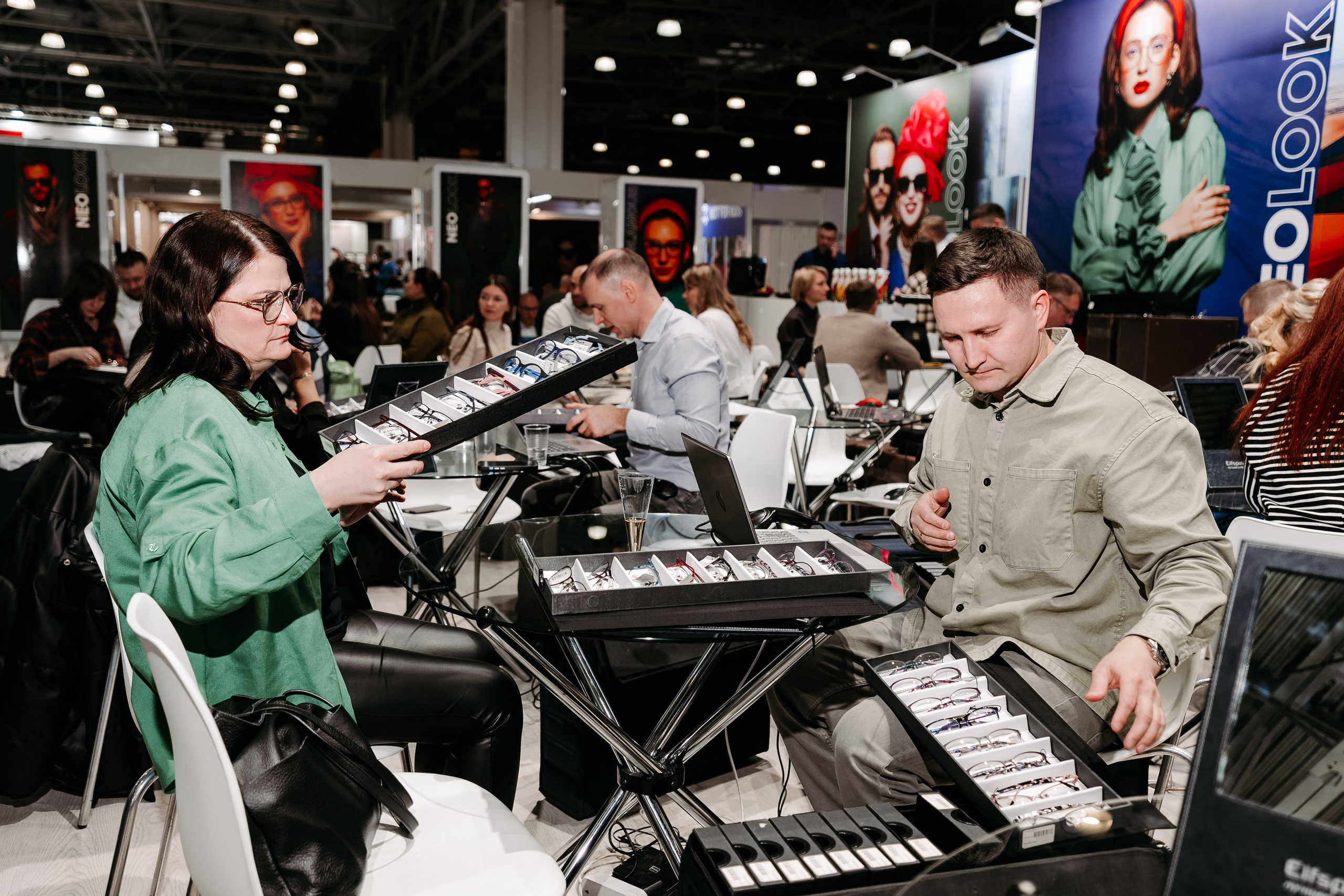 Оптическая_выставка. Репортажный и свадебный фотограф в Москве Рая Небогатова