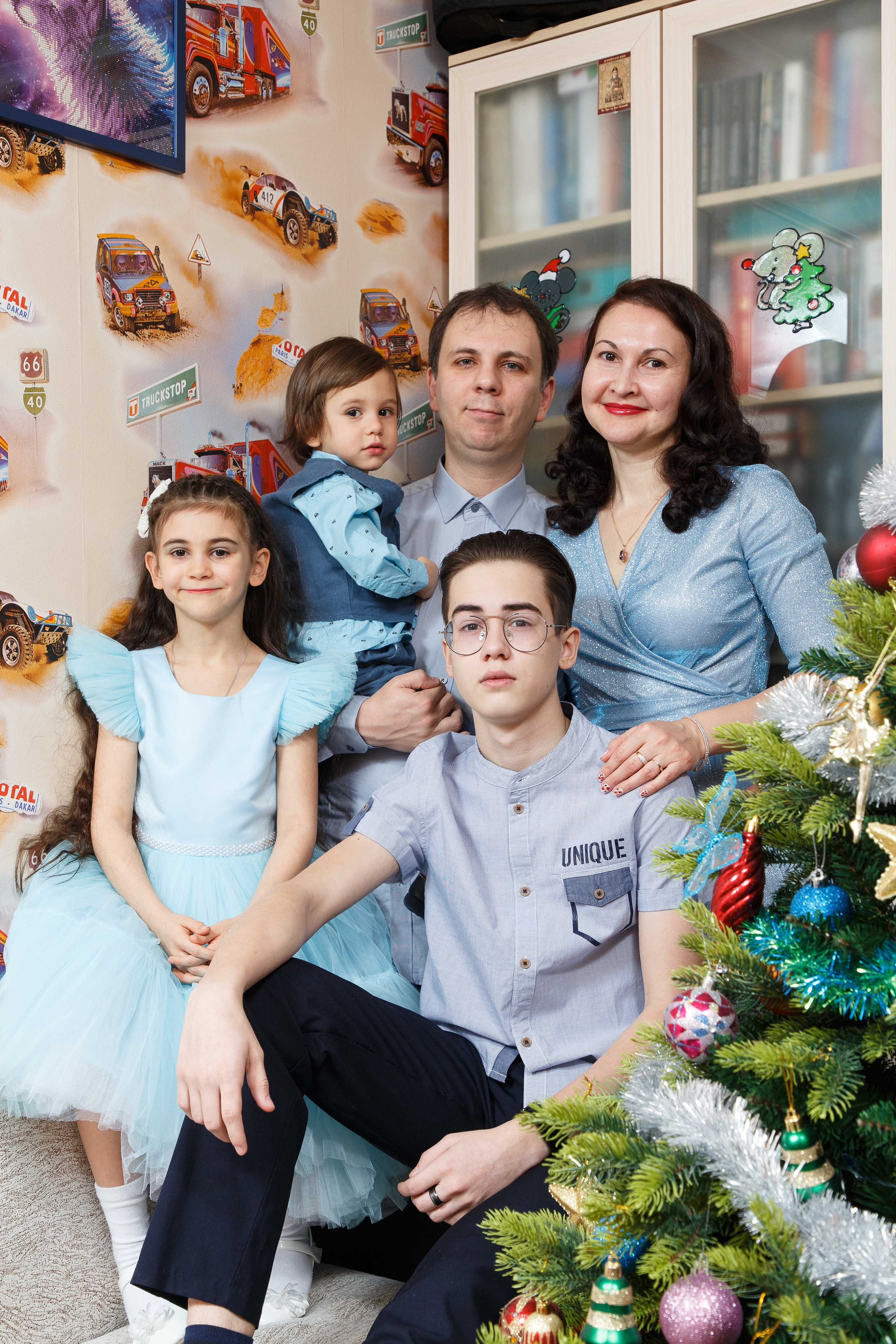 Юля Сергей Настя Олег и Серёжка ч.2. Школьные выпускные альбомы в Москве Марина Николаева