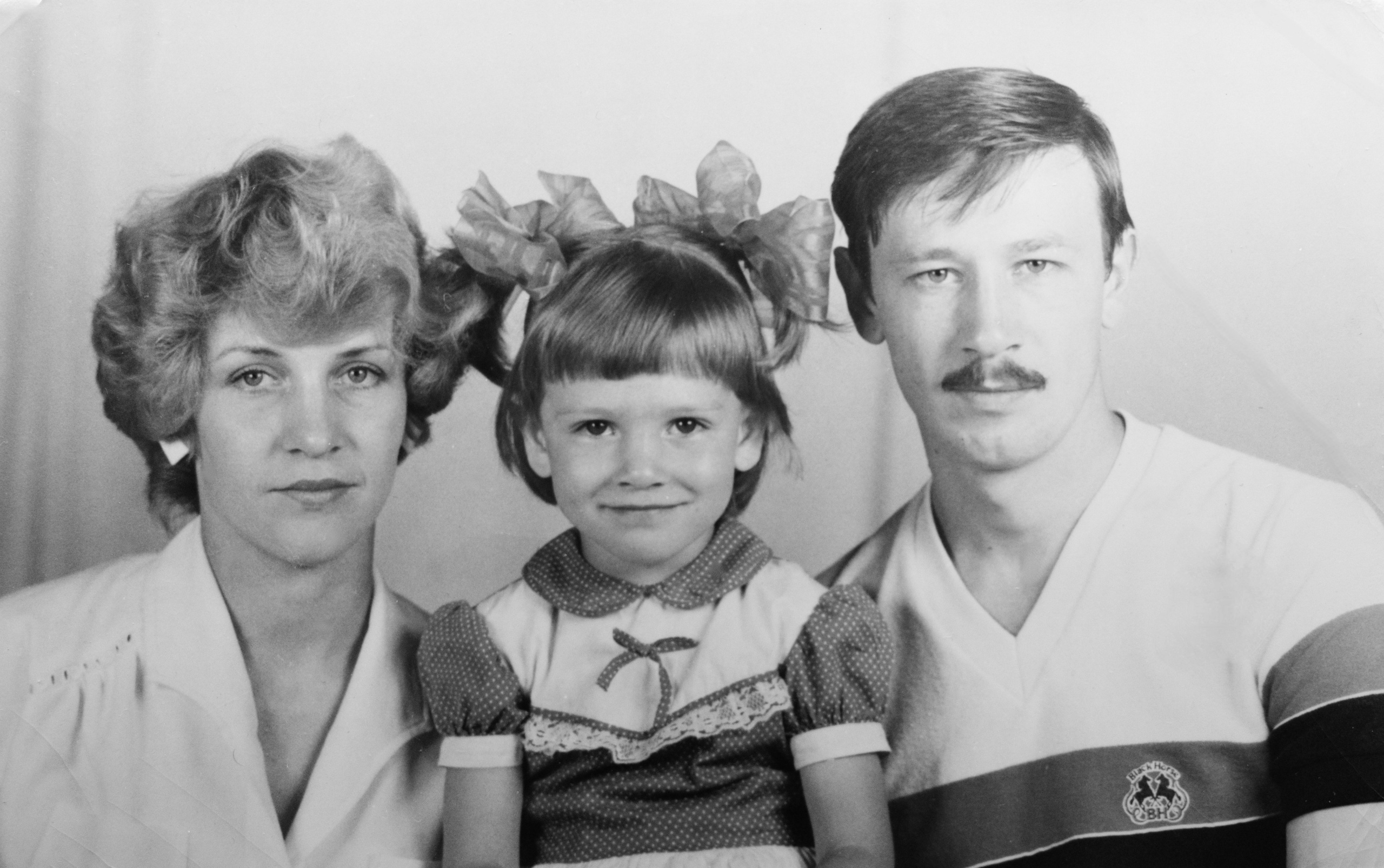 Личные фото. Школьные выпускные альбомы в Москве Марина Николаева