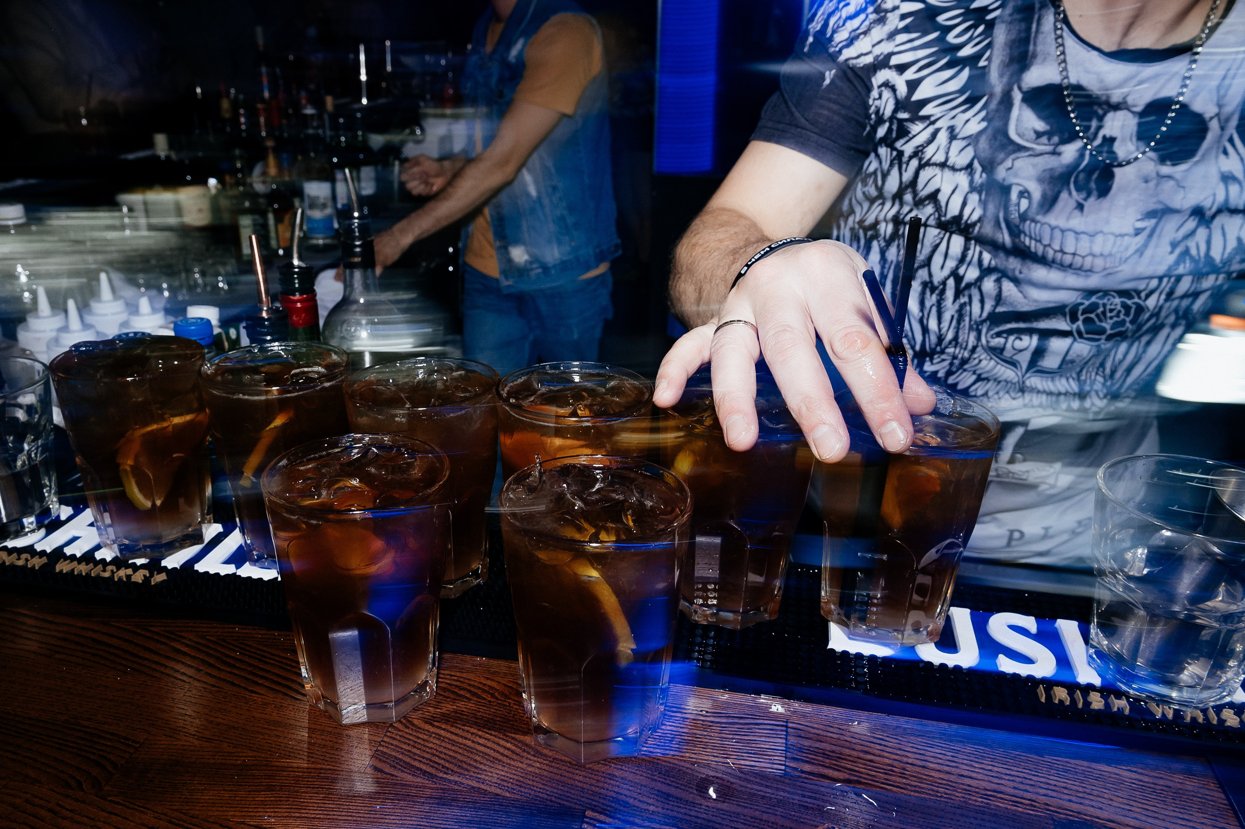 Фотосъемка открытия бара Руки Вверх. Свадебный фотограф Москва — Сергей и Татьяна