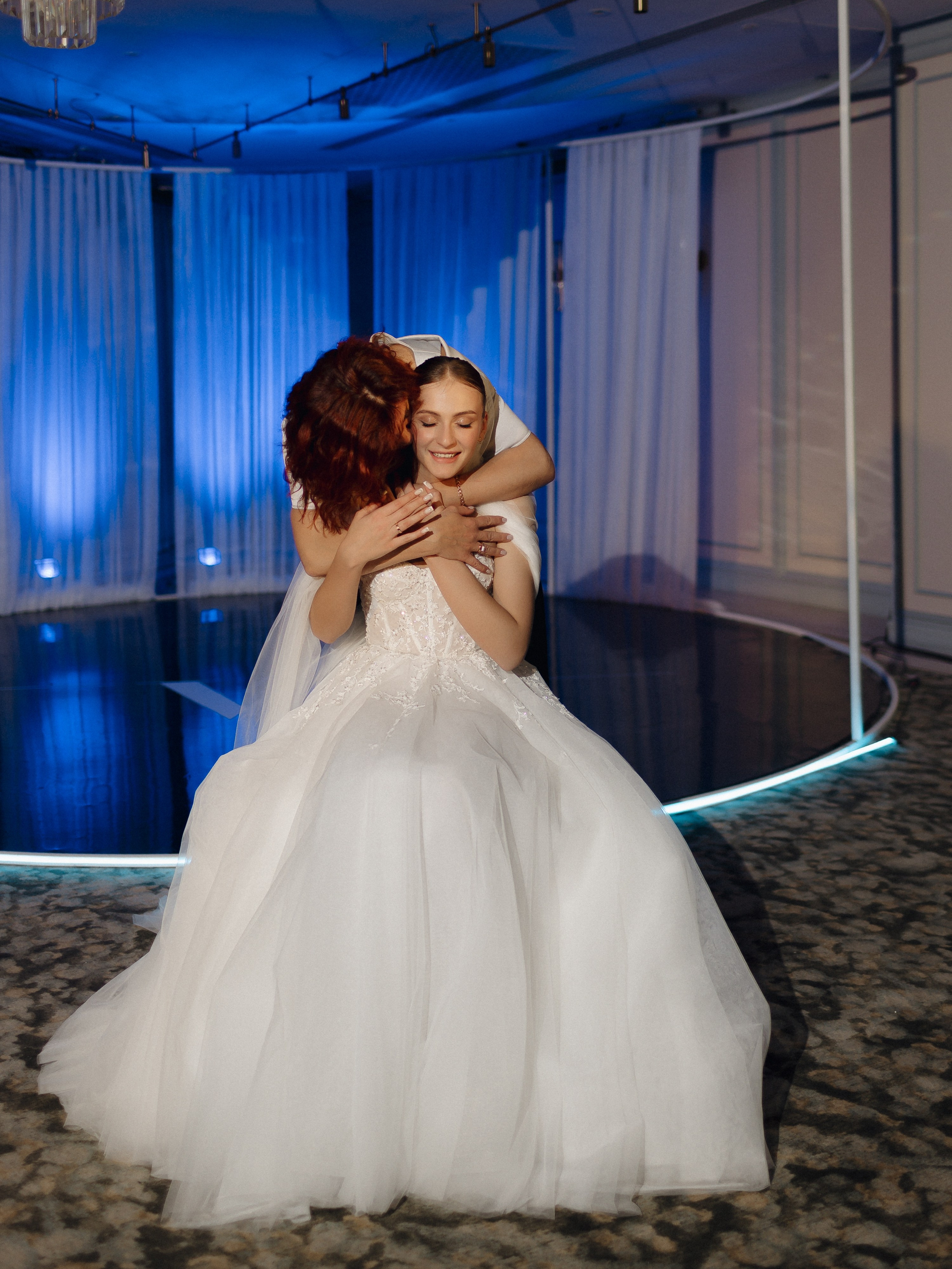 АРИНА И ЛЕША. ЧЕЛСИТИ. Свадебный и индивидуальный фотограф в Челябинске Евгения Негодяева