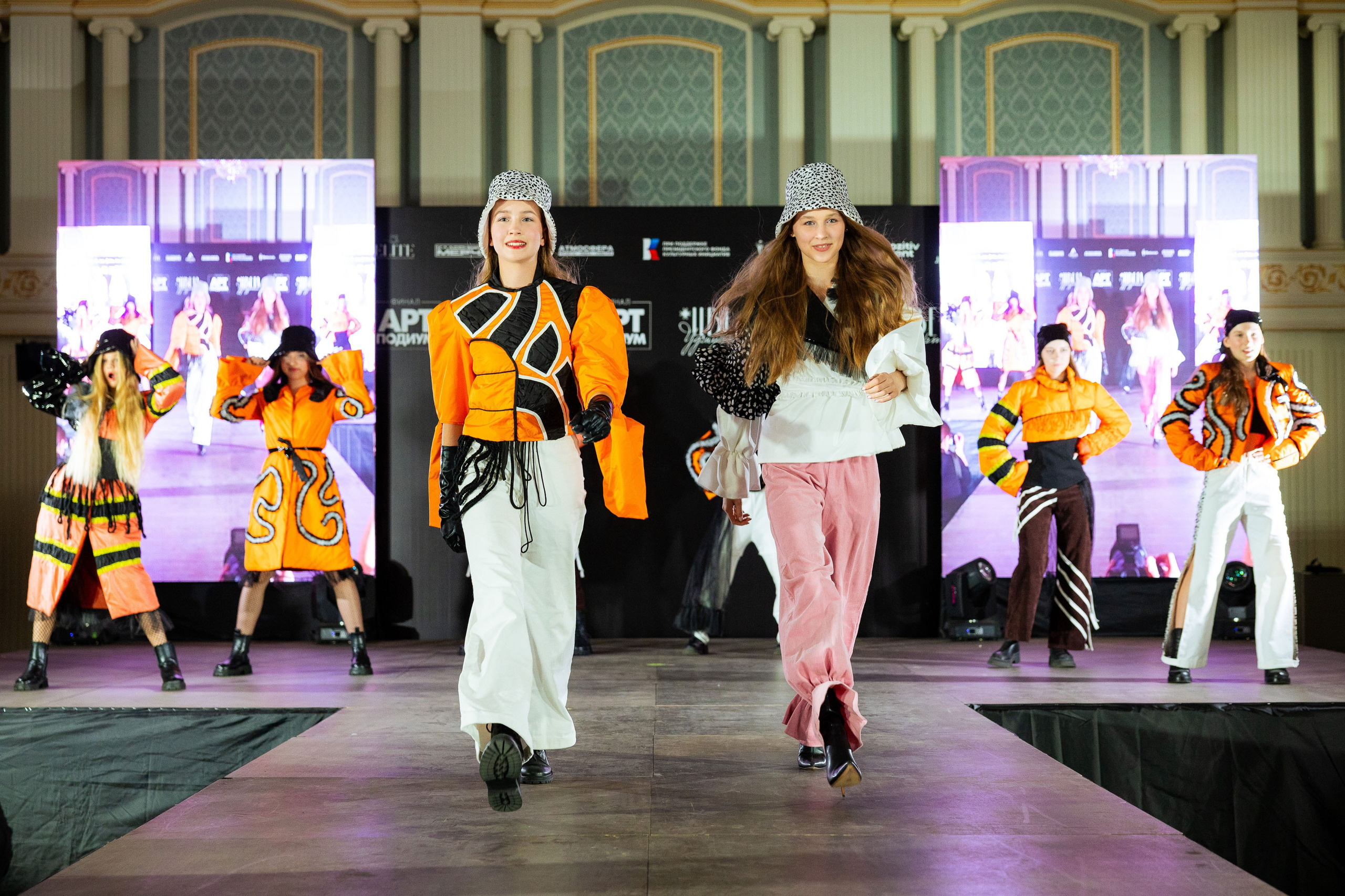 Арт-подиум «Цвета Удмуртии». Показ мод [25/10/24]. Фотограф Виноградов Константин