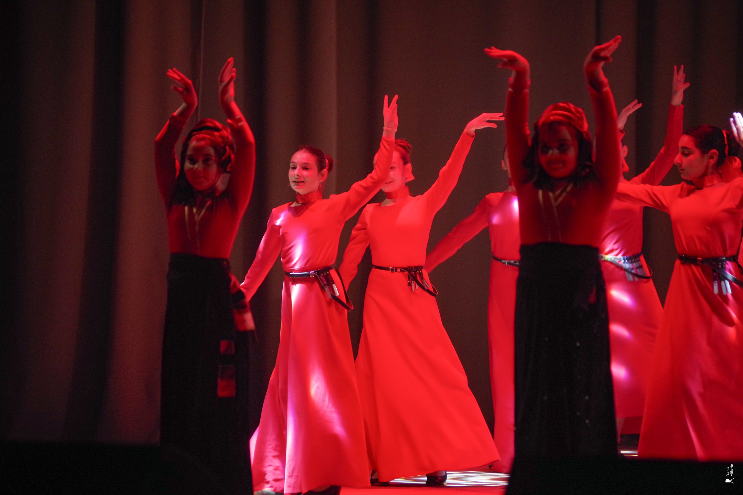 Танцы в Хоби. Портретный фотограф Денис Милютин