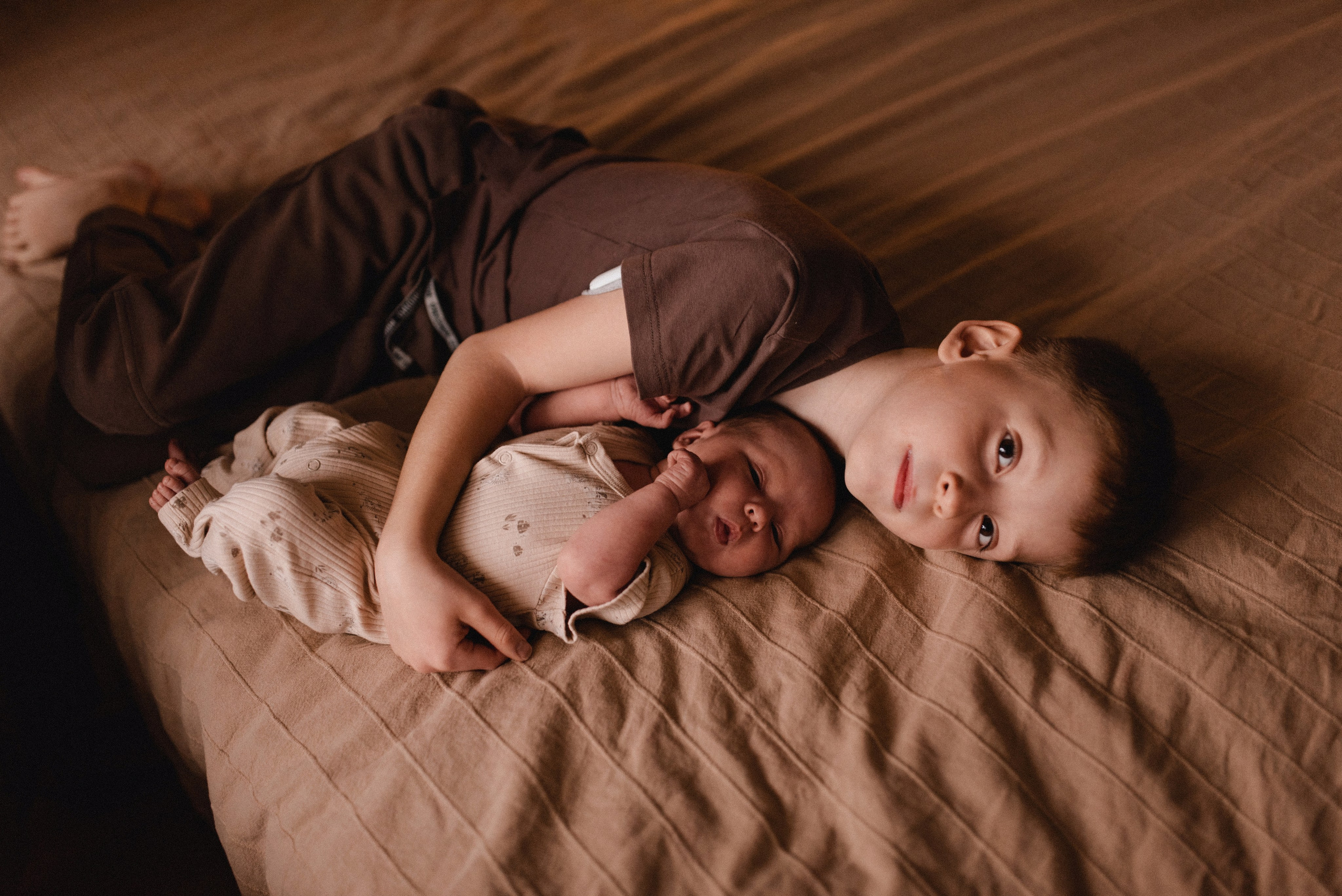 Домашняя фотосессия для Виктора&Анны&Тимофея&Гоордея. Фотограф в Новосибирске Анастасия Курто