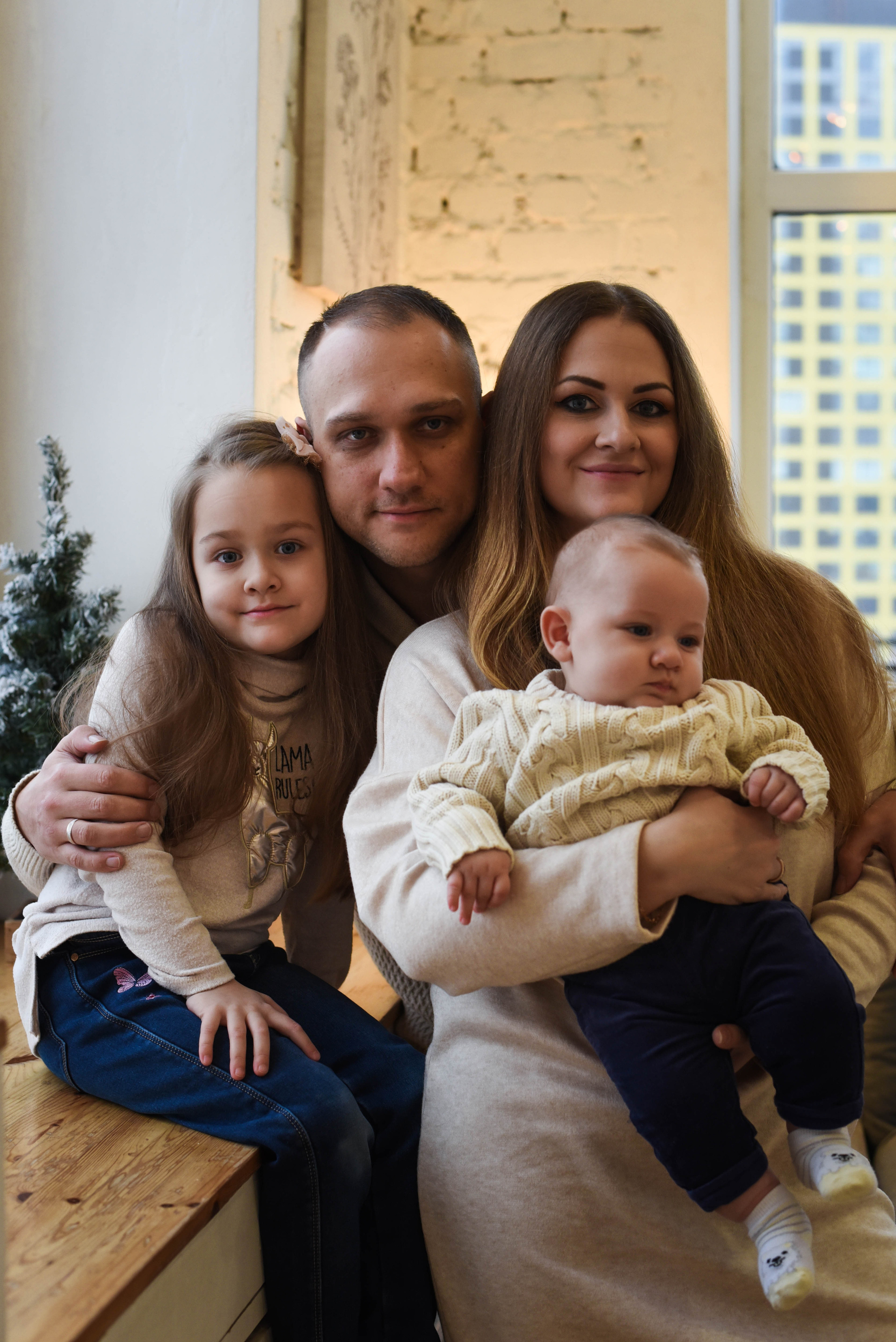 Студийная новогодняя семейная съемка. Женский и семейный фотограф Людмила Богачкина