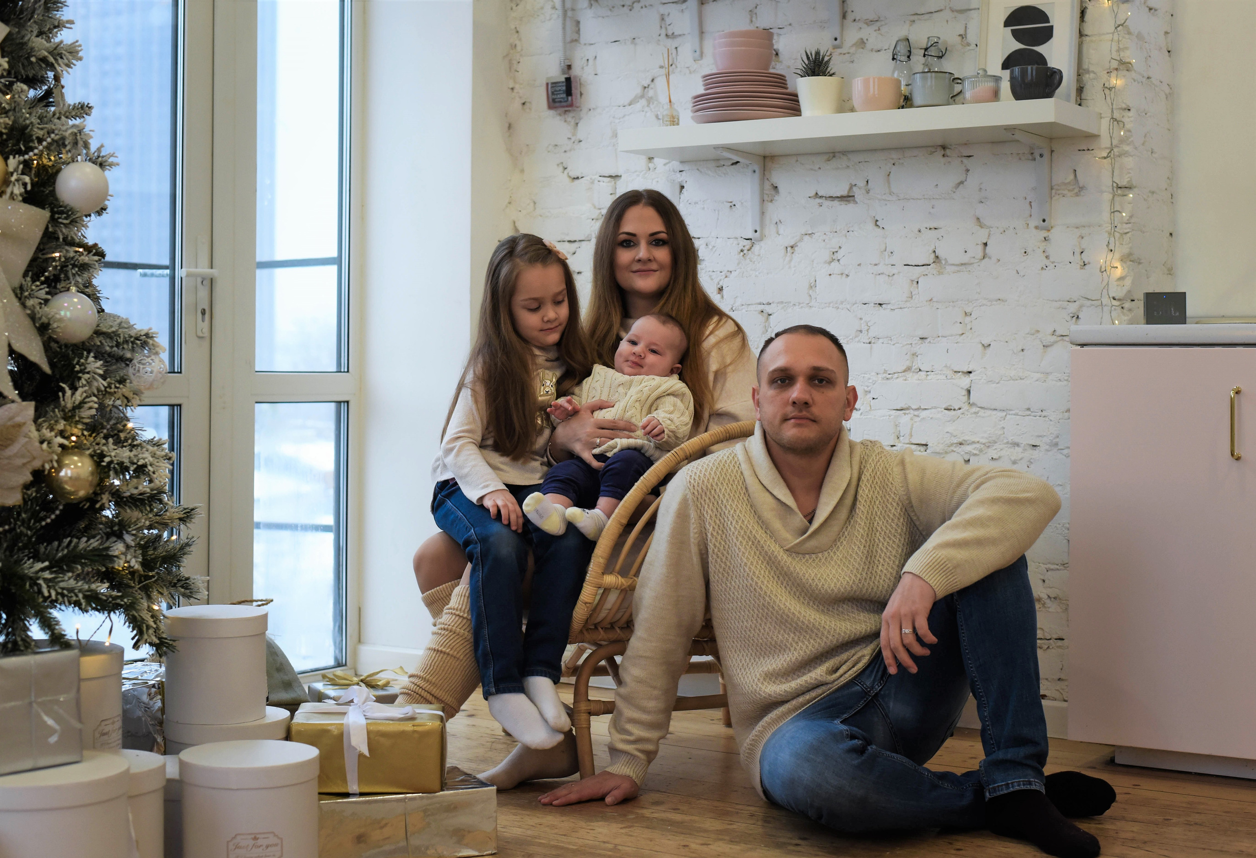 Студийная новогодняя семейная съемка. Женский и семейный фотограф Людмила Богачкина