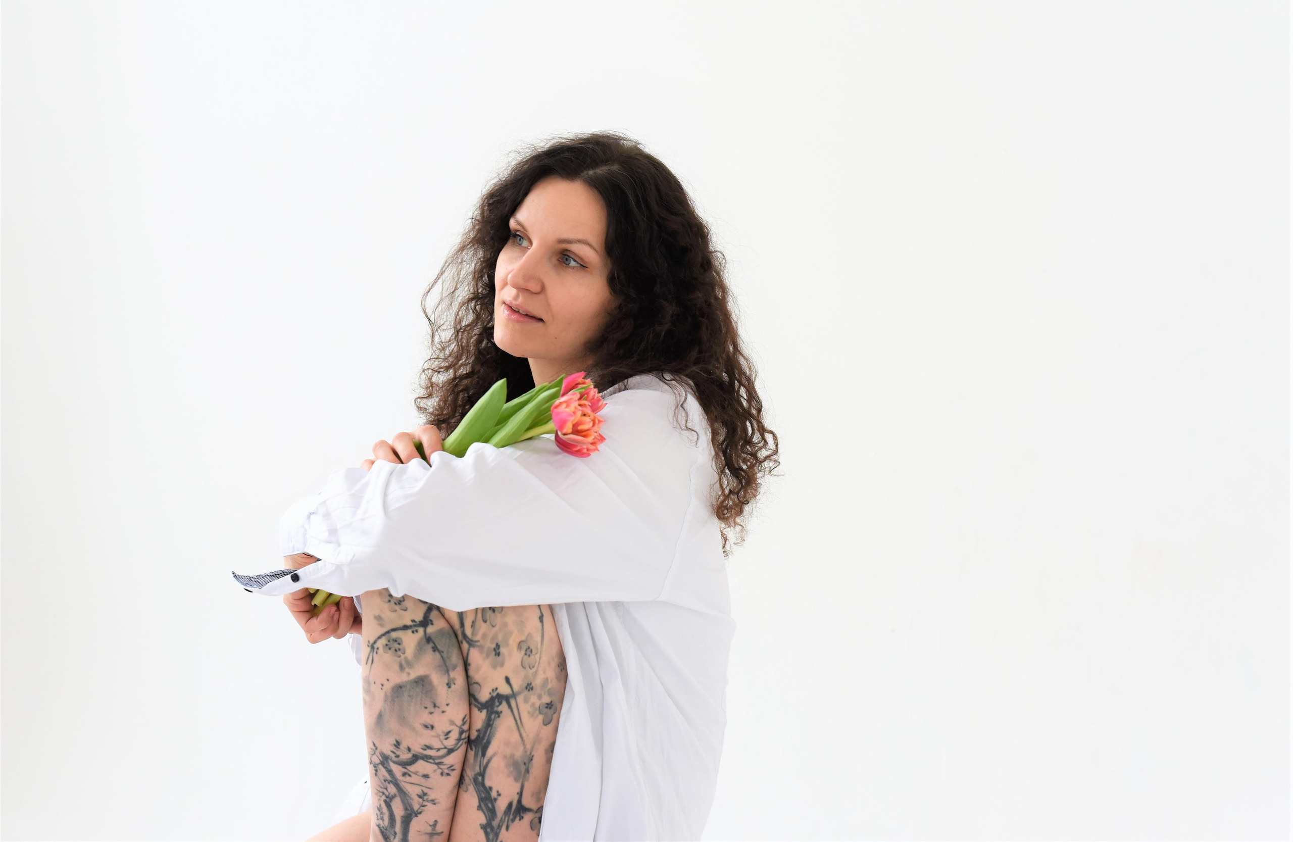 Студийная съемка стиле минимализм. Мама и дети. Женский и семейный фотограф Людмила Богачкина