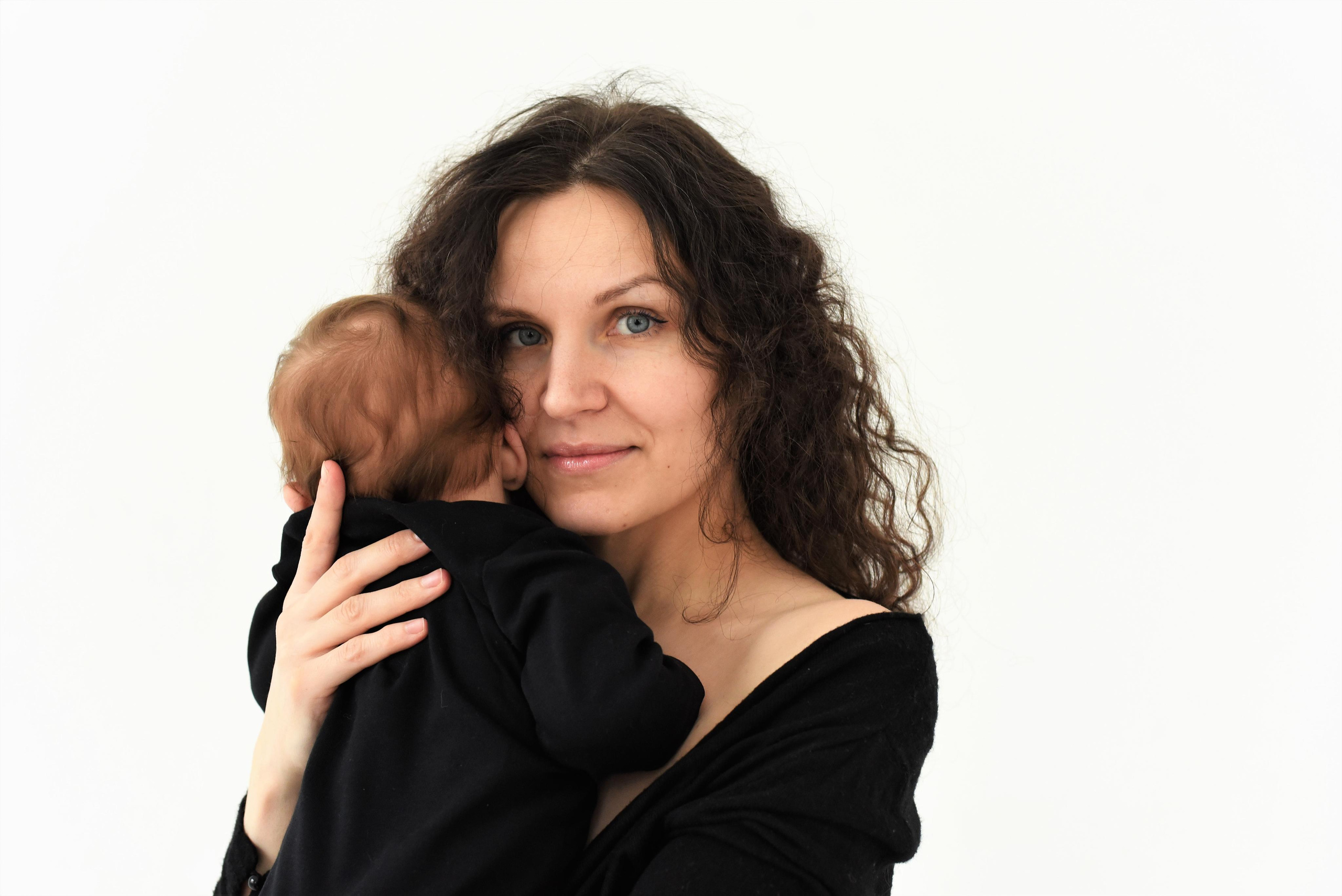 Студийная съемка стиле минимализм. Мама и дети. Женский и семейный фотограф Людмила Богачкина