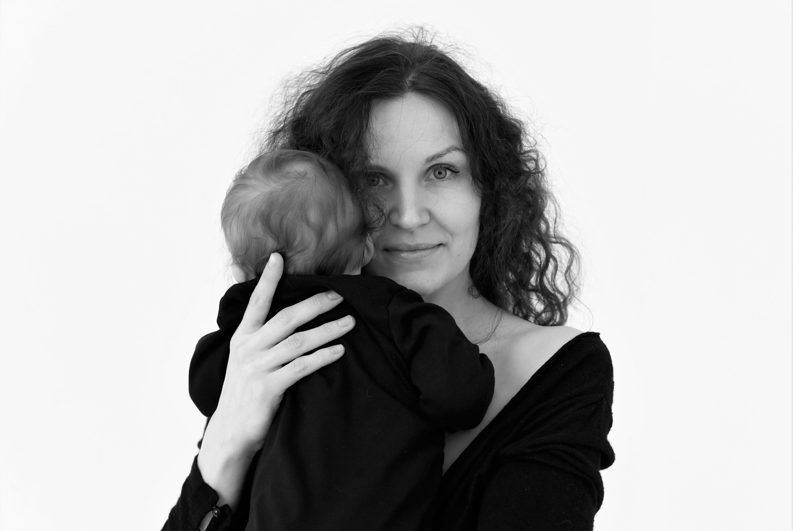 Студийная съемка стиле минимализм. Мама и дети. Женский и семейный фотограф Людмила Богачкина