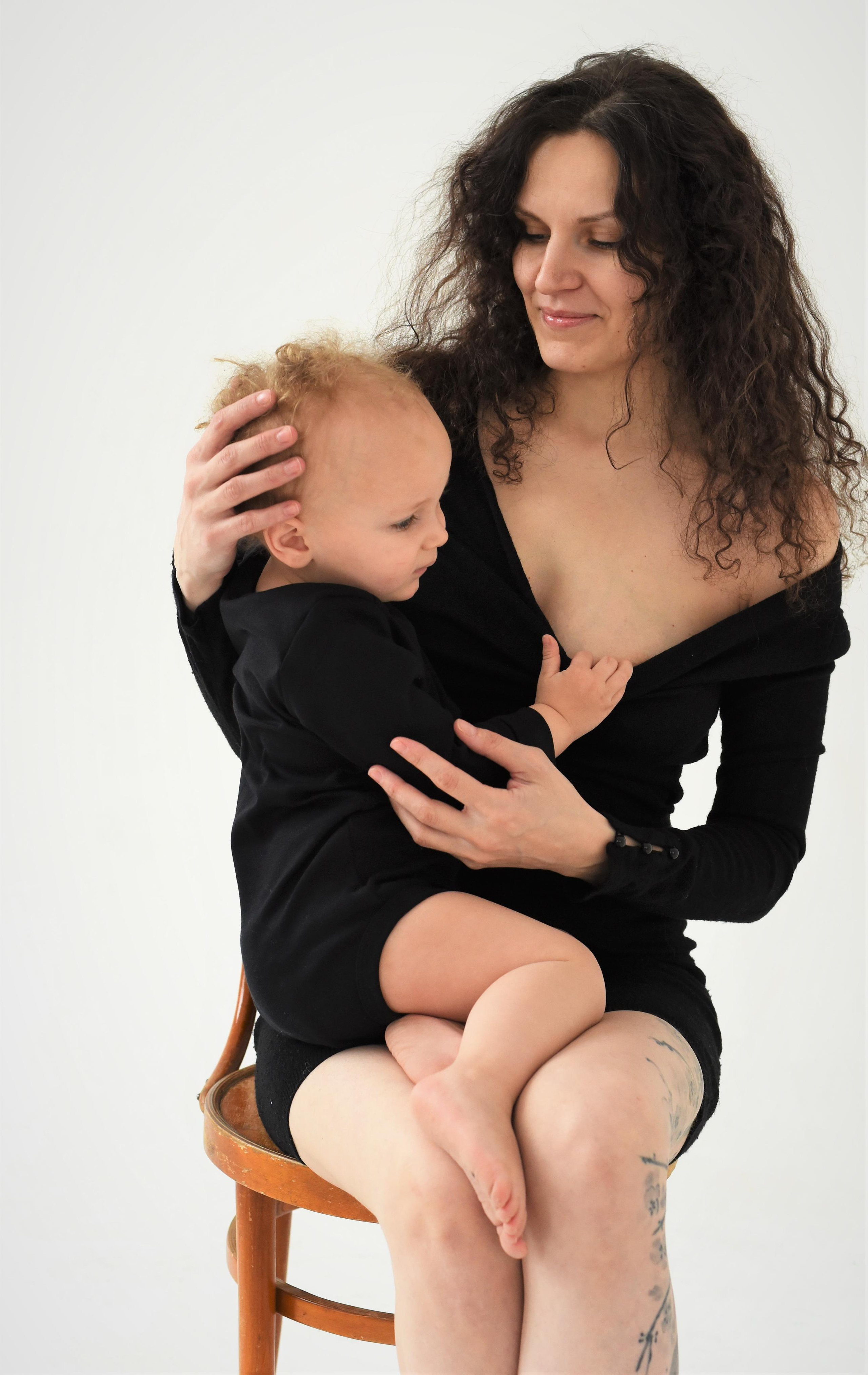 Студийная съемка стиле минимализм. Мама и дети. Женский и семейный фотограф Людмила Богачкина