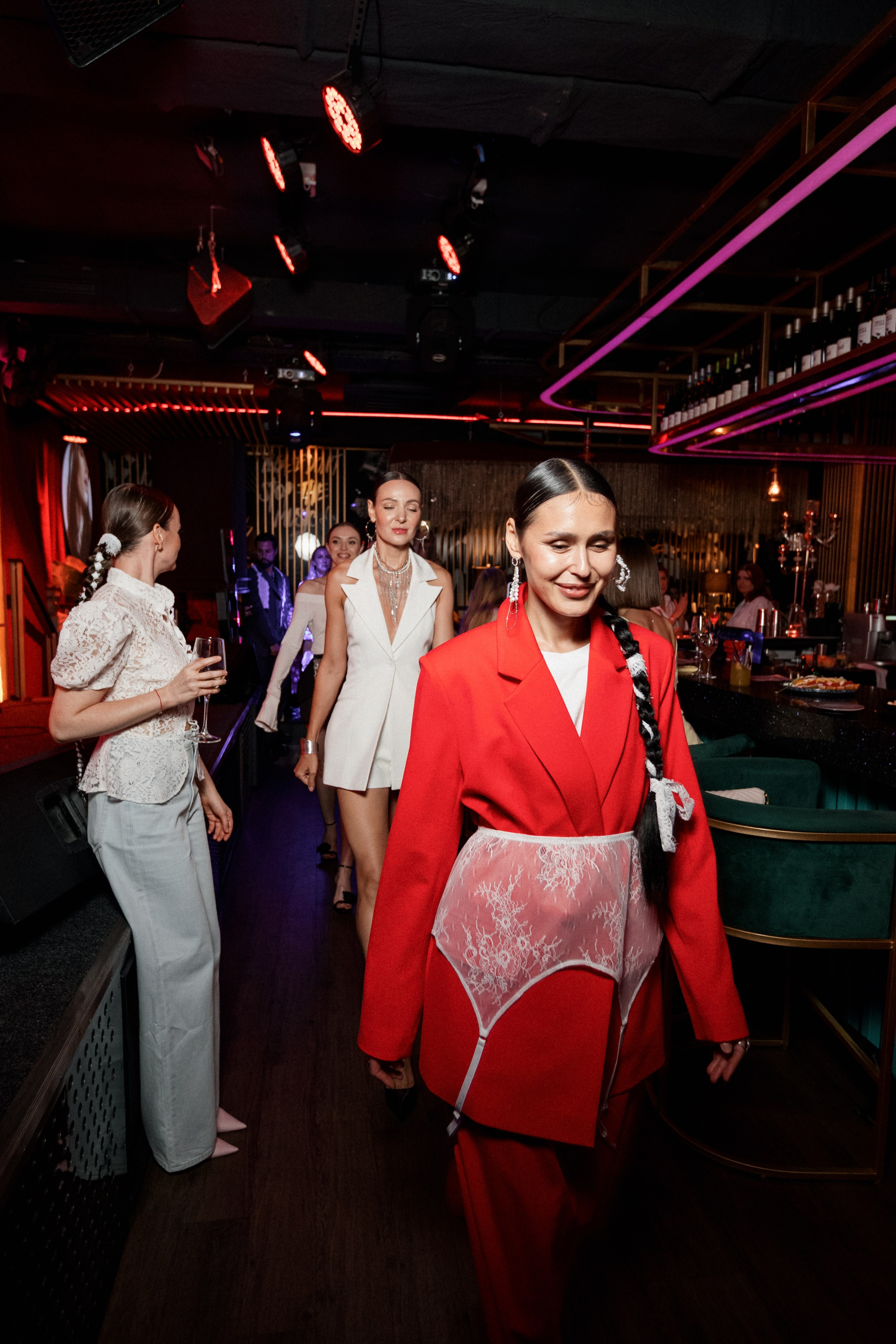 ELE AMU x PLUM — Показ новой коллекции брендов. СВОИ. ФОТООТЧЕТЫ-СОБЫТИЯ-МЕСТА