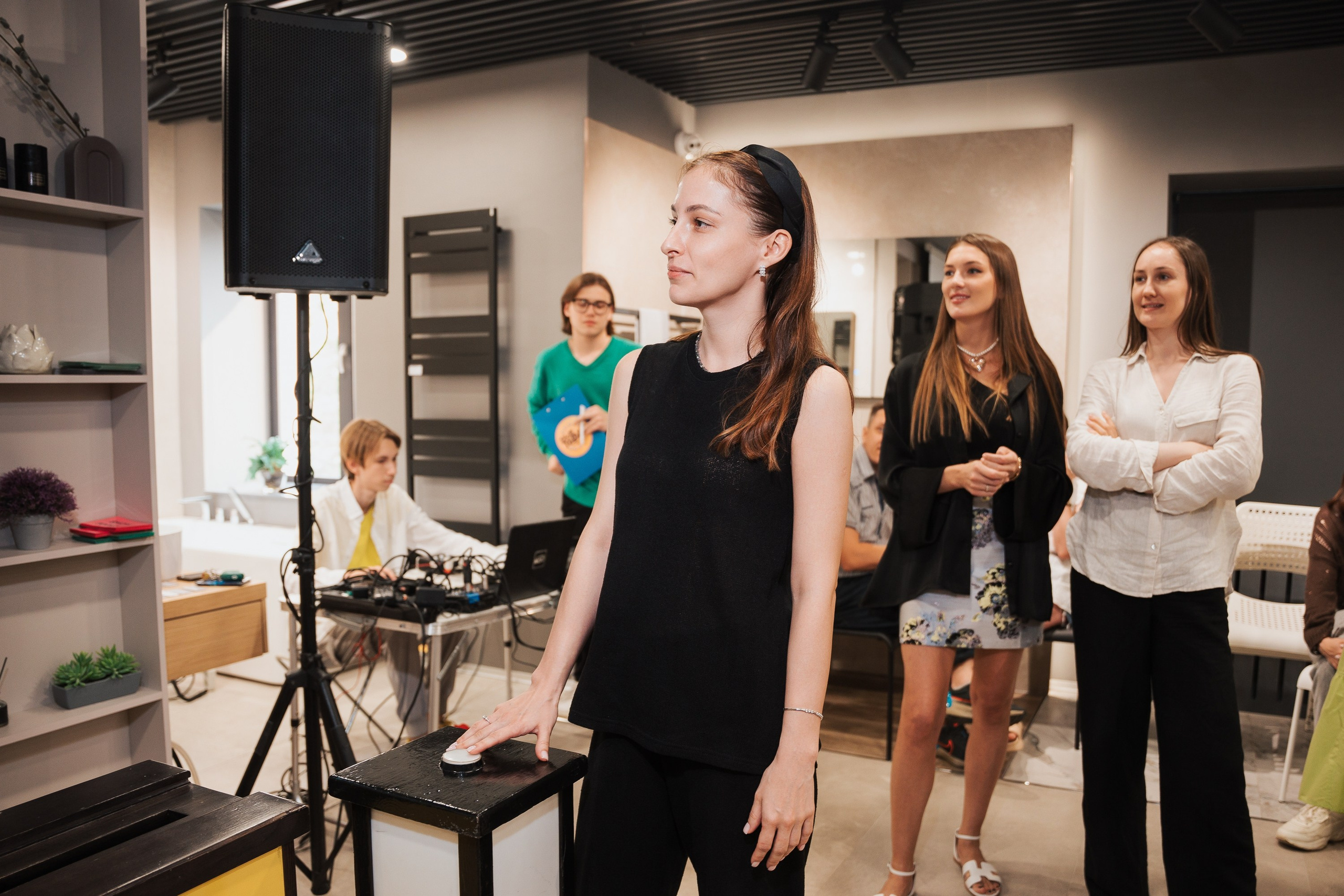 KRAN — Вечеринка для дизайнеров. СВОИ. ФОТООТЧЕТЫ-СОБЫТИЯ-МЕСТА