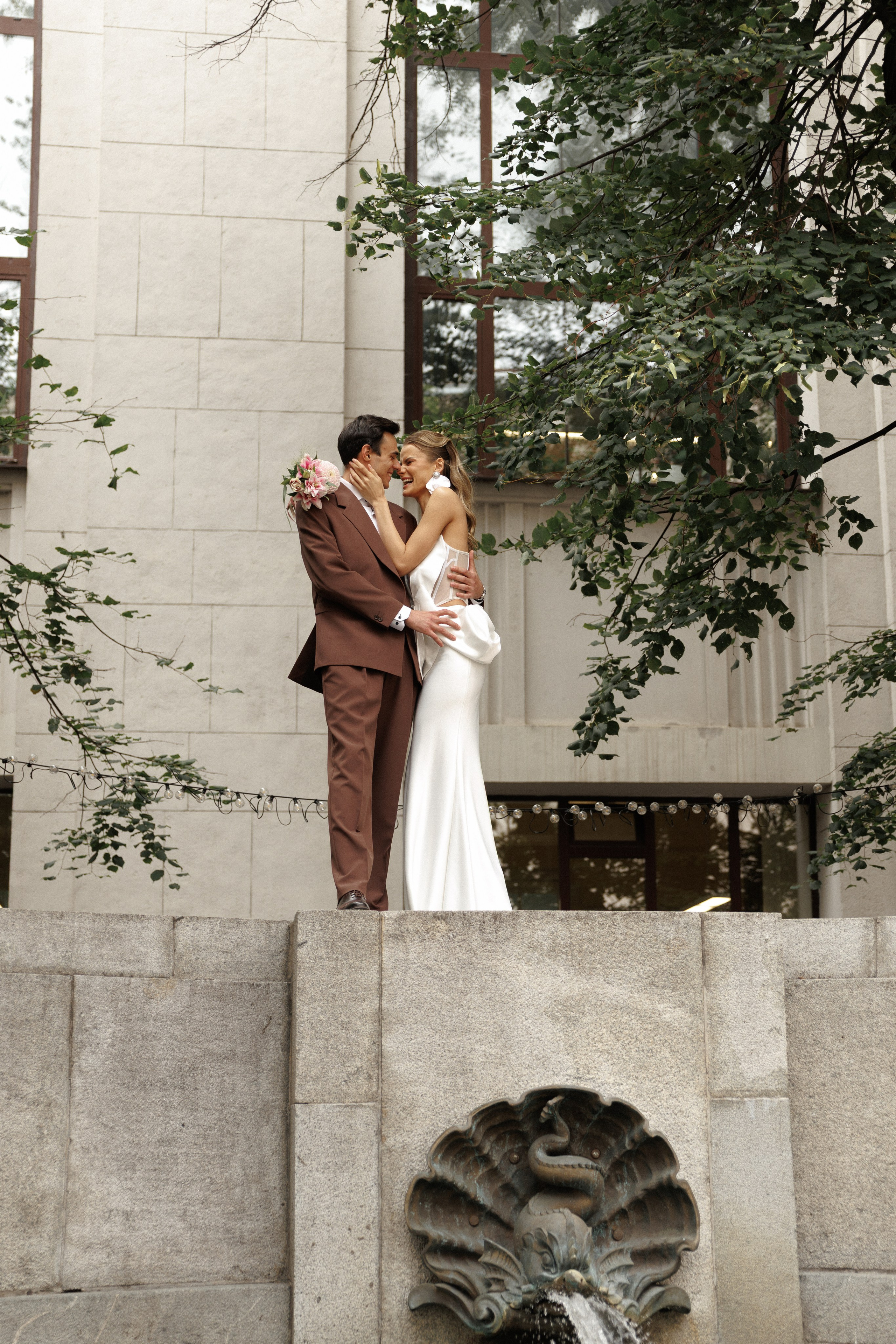 Свадебная прогулка в городе. Семейный фотограф в Москве