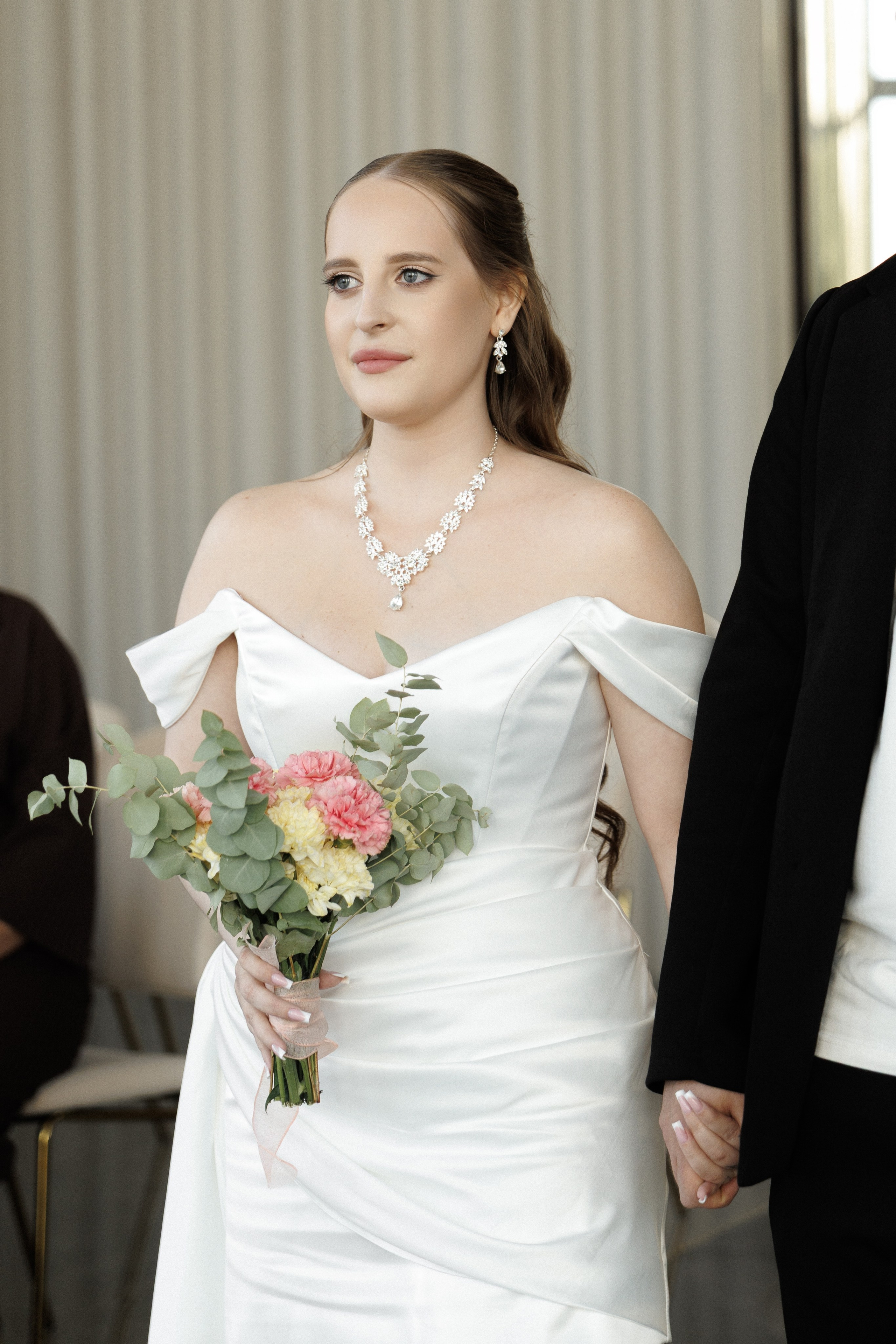 Роспись в Митинском дворце + прогулка в усадьбе Архангельское. Семейный фотограф в Москве