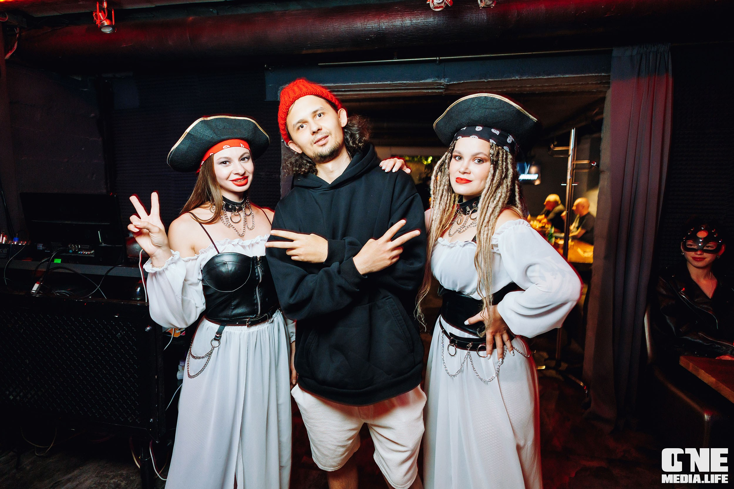 Фоторепортаж из бара Dreadnought. One Media Life: фоторепортажи, фотоотчеты с мероприятий и заведений