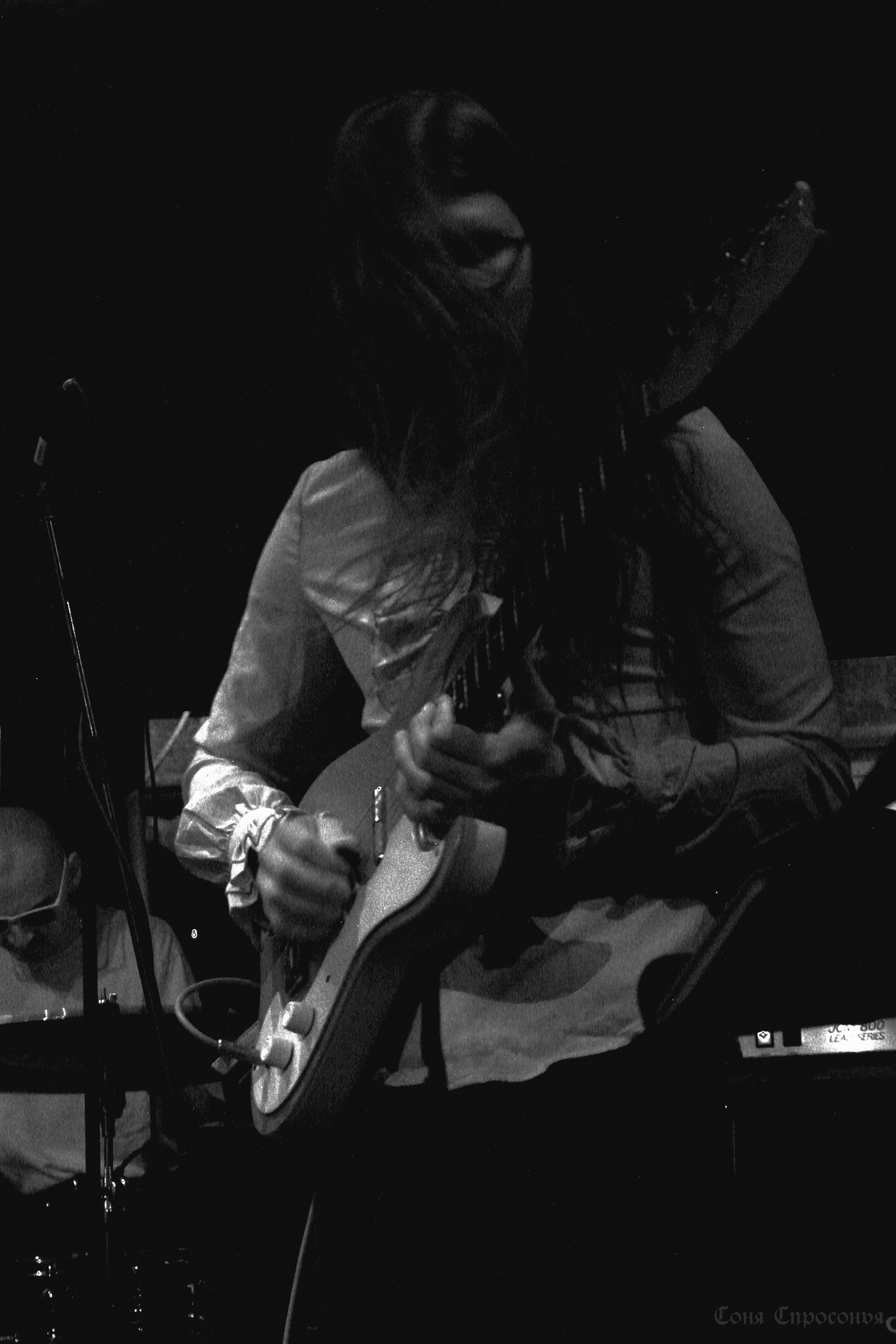 Синестетик 26.08.23. Концертный и портретный фотограф в Москве Соня Спросонья