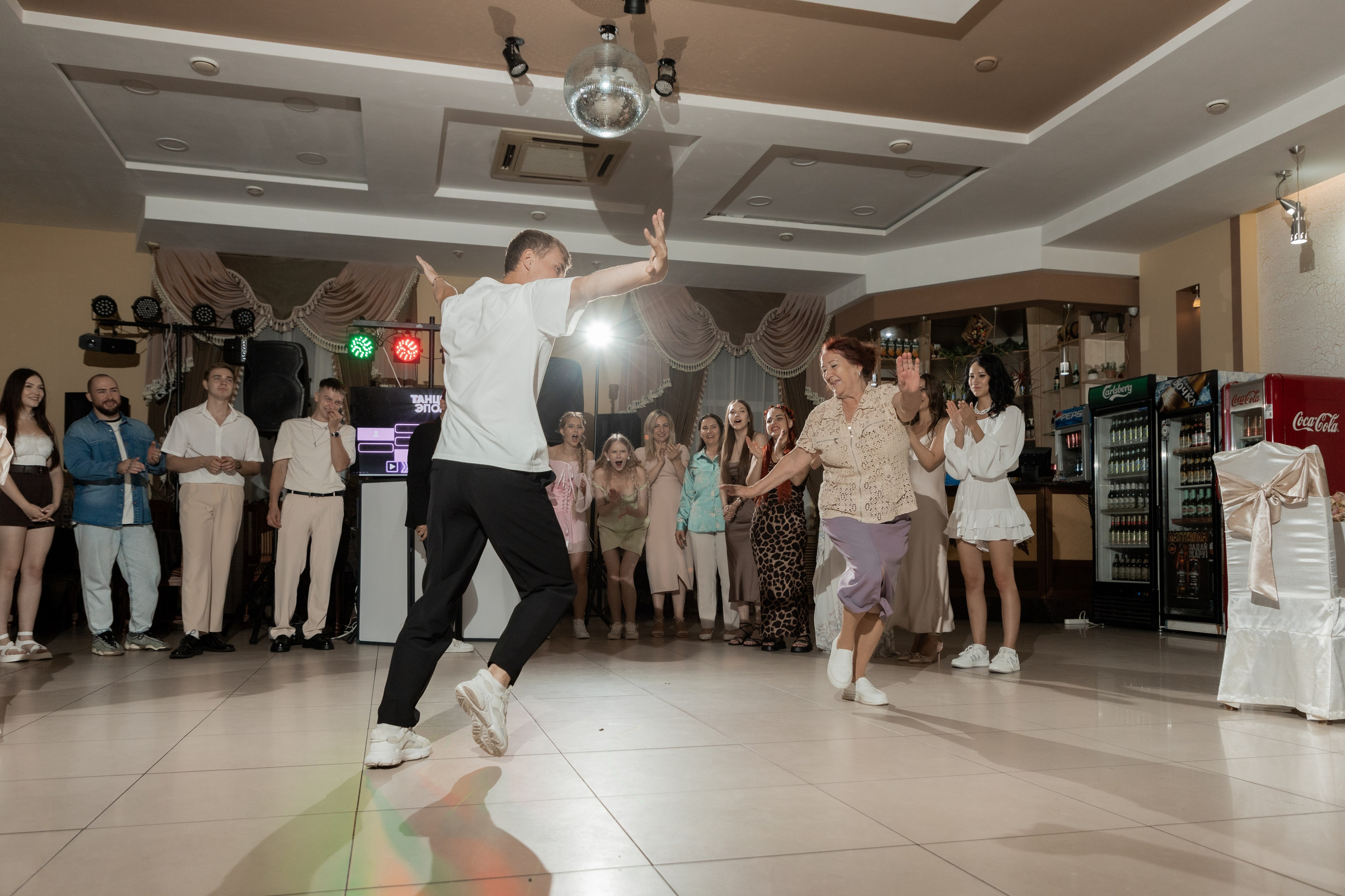 Роман и Александра (банкет). Свадебный фотограф Ангелина Сунгатулина | Саратов | Балаково | Вольск