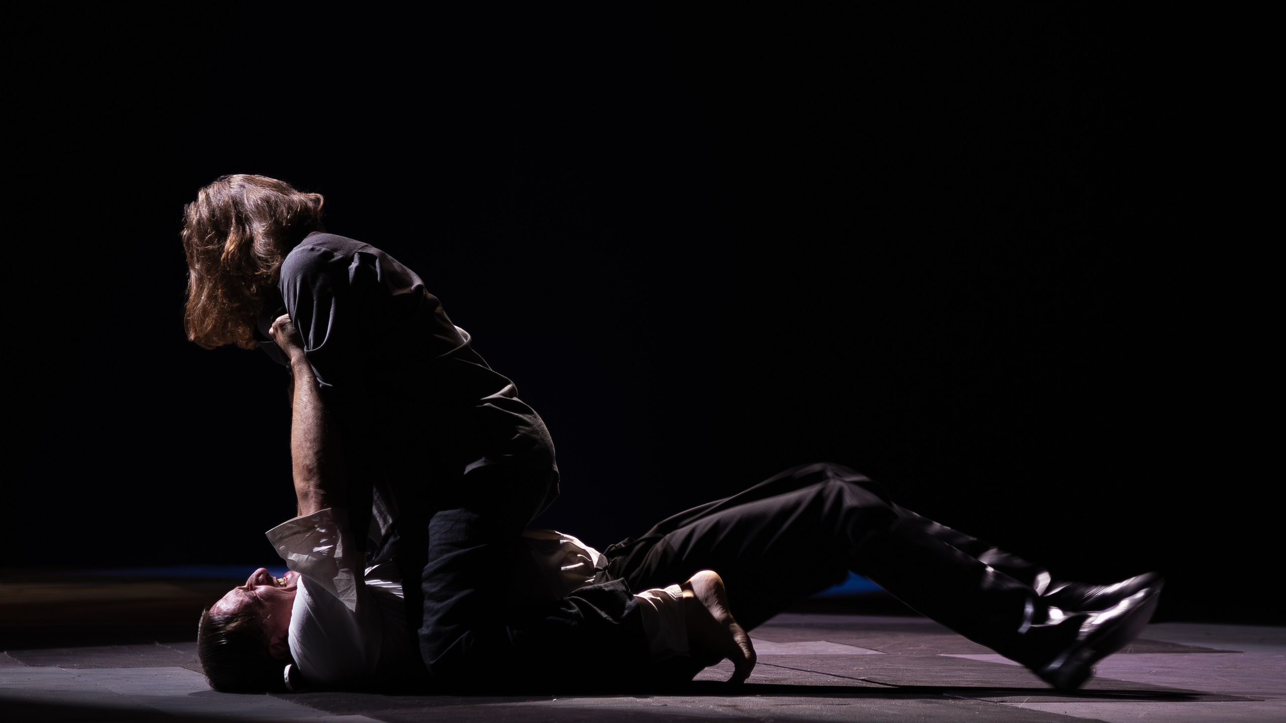 Астраханский Драматический Театр «Леди Макбет». Фотограф Марк Файзулин