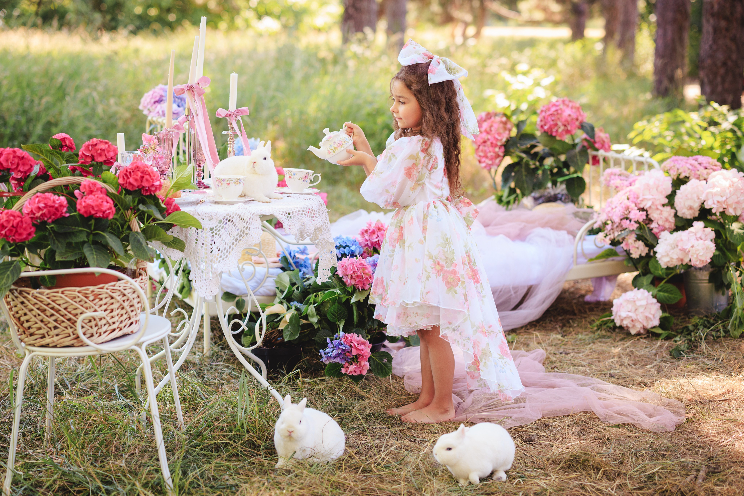 Цветочная кровать с кроликами. Семейный и детский фотограф в Краснодаре Анна Трашкова