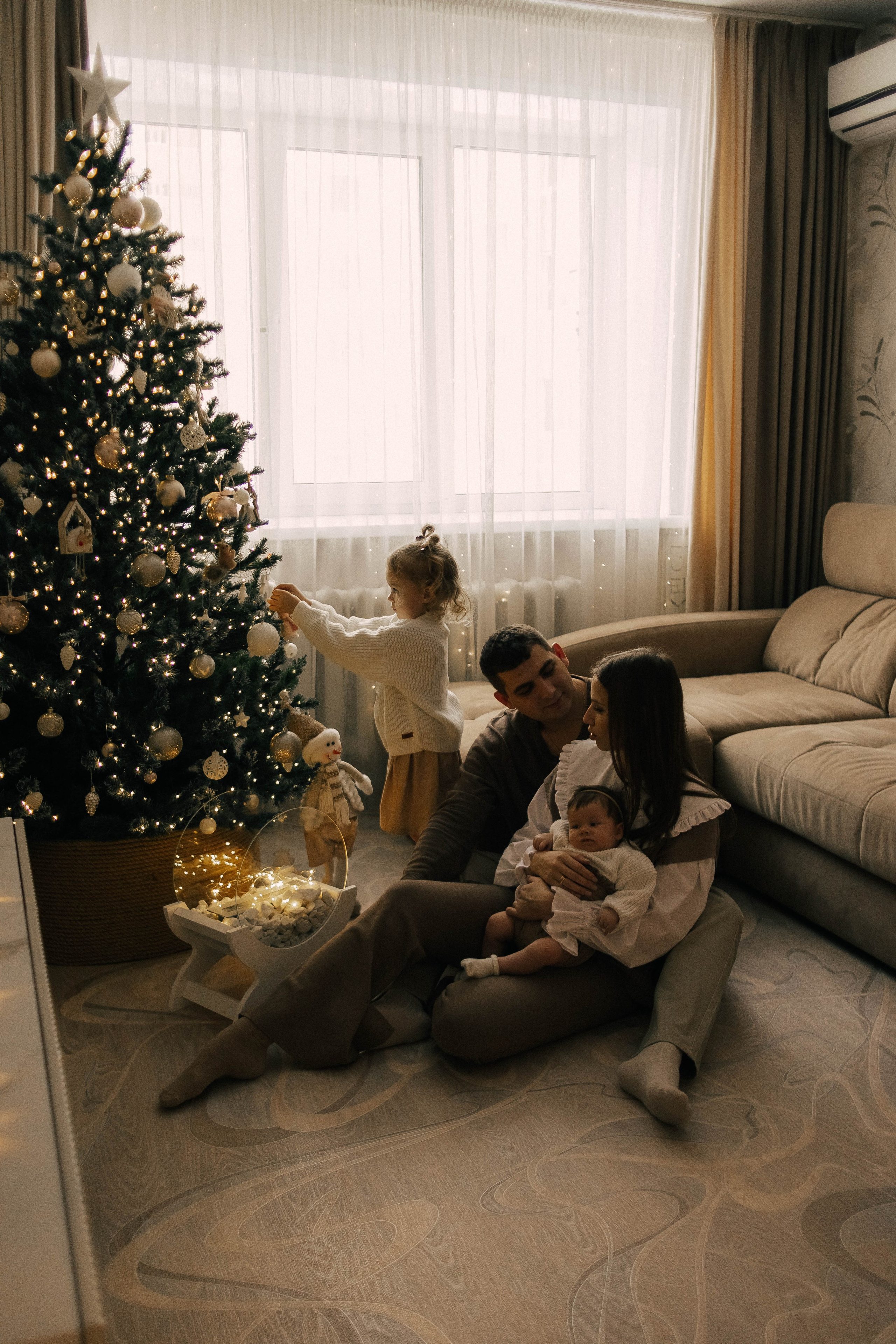 Анастасия, Андрей, Ариша и Анюта. Главная