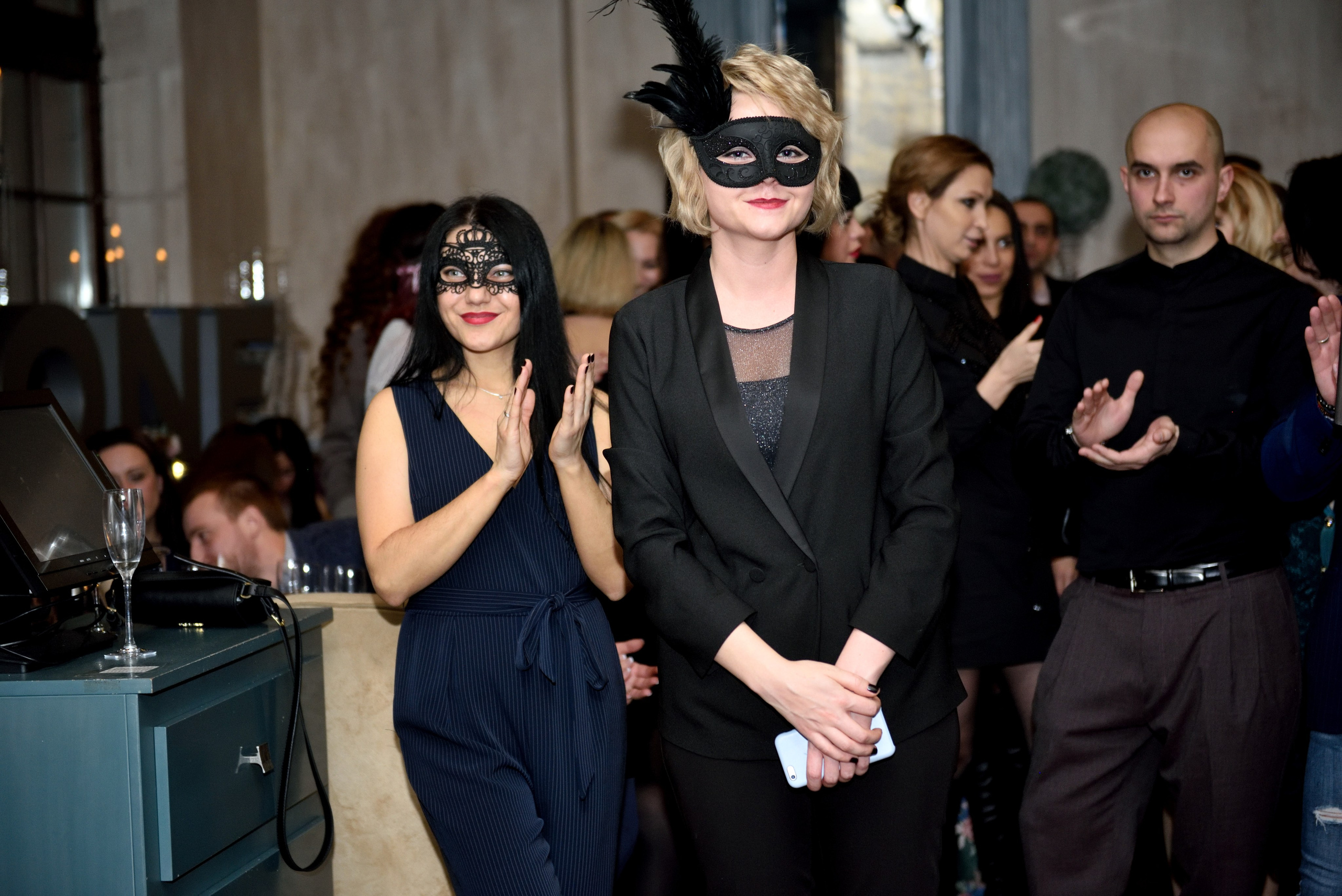 "Костюмированный корпоратив".