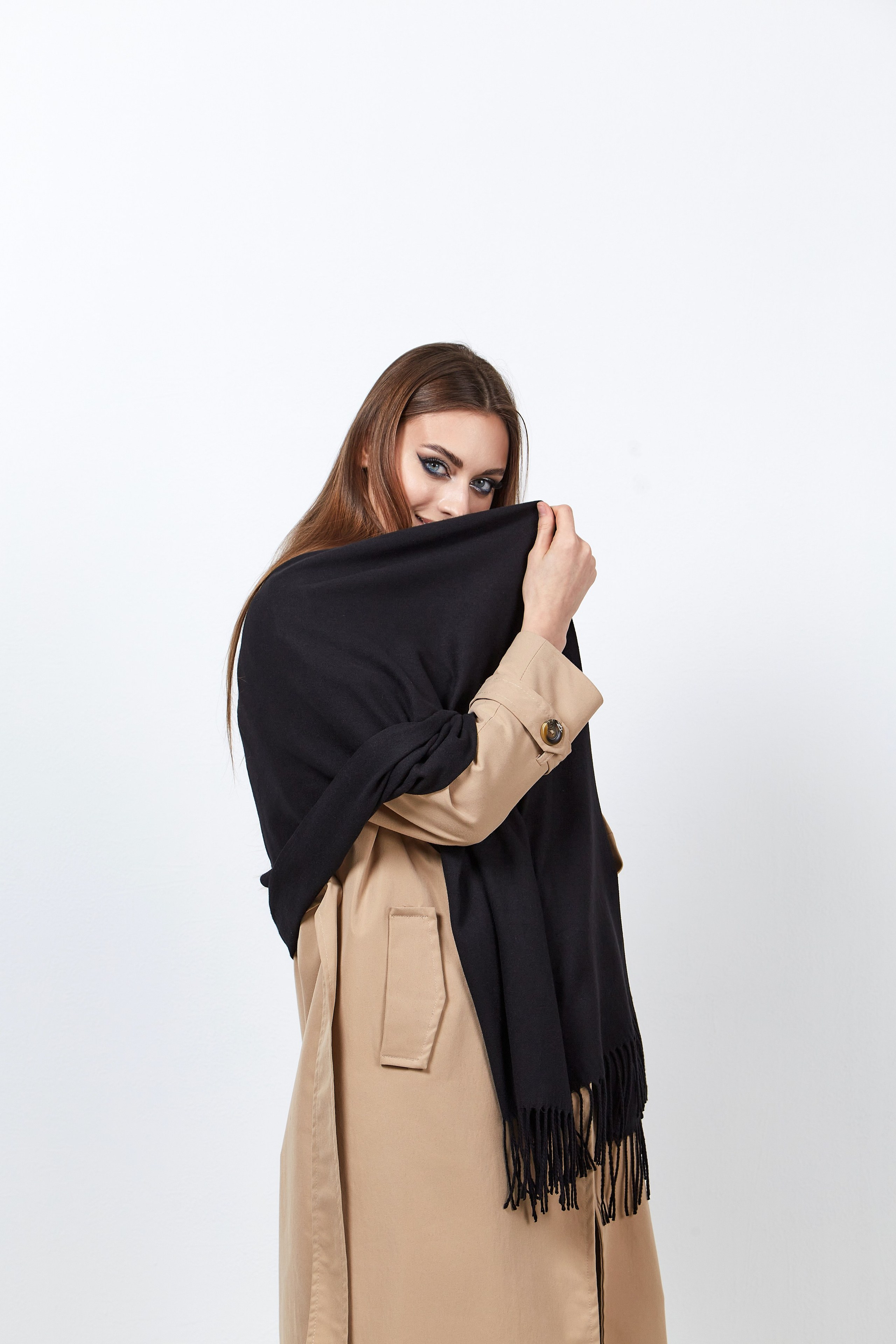 Фотосессия женских шарфы. Фотограф Руслан Потапов в Краснодаре